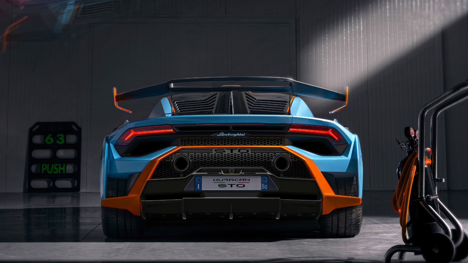 FIRST LOOK: Lamborghini Huracan STO