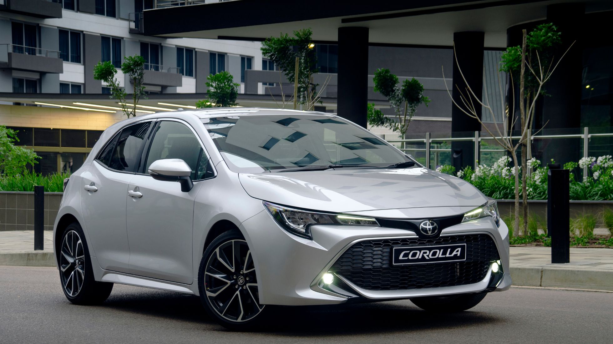 603d0448b518d0630e163c79_Toyota-Corolla-Hatch-2020-17.jpg