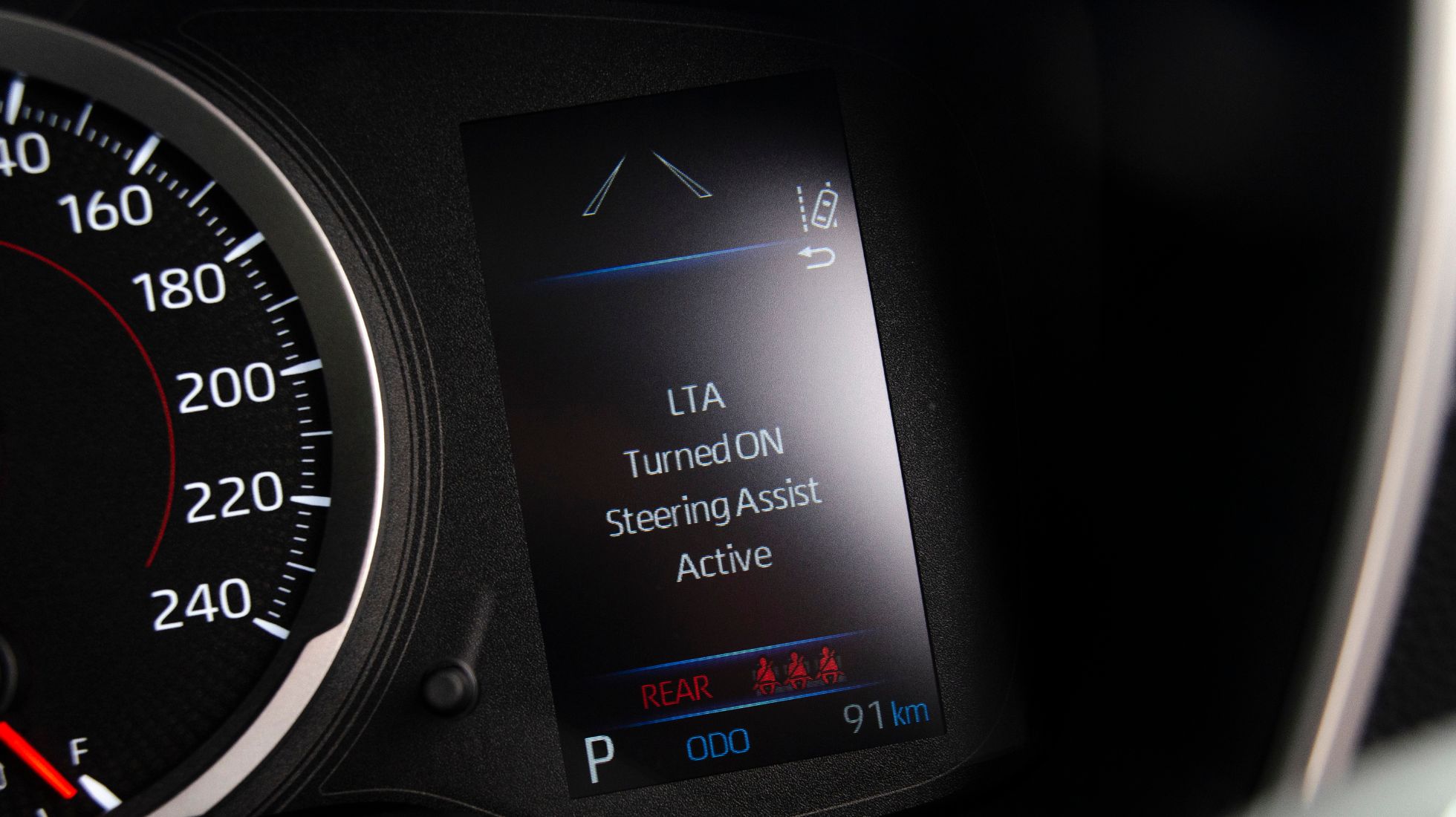 603d048c75a63a17aa8bdff8_Toyota-Corolla-Hatch-2020-36.jpg