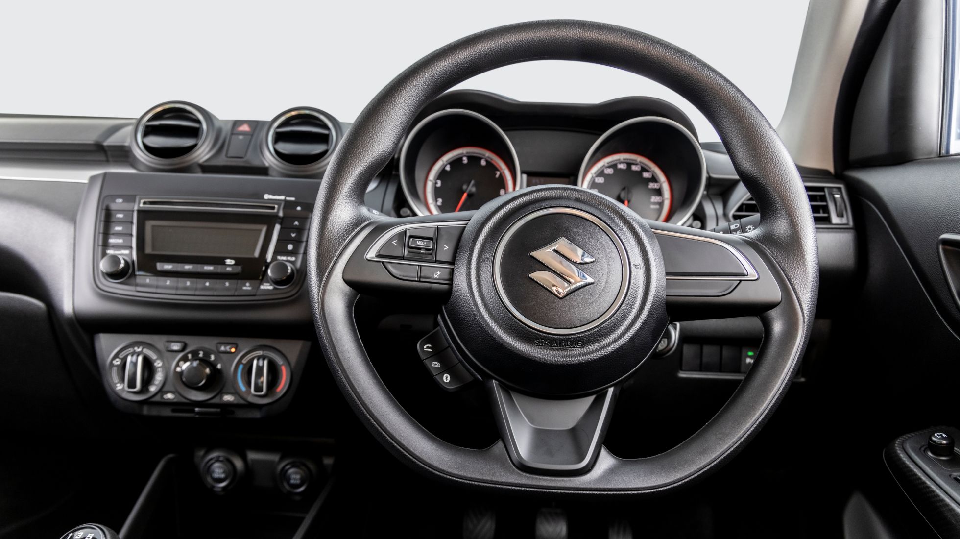 6078034d4a170d04ecba4a2c_Suzuki-Swift-MC-2021-230.jpg