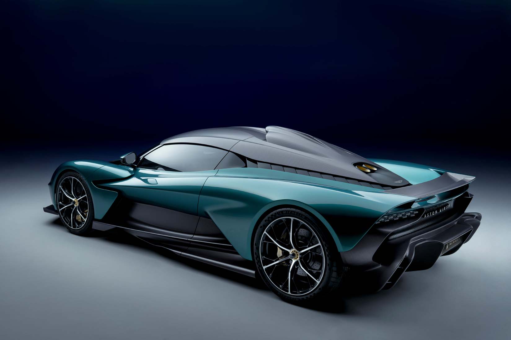 60f162368913361497bb3ed6_Aston_Martin_Valhalla03.jpg
