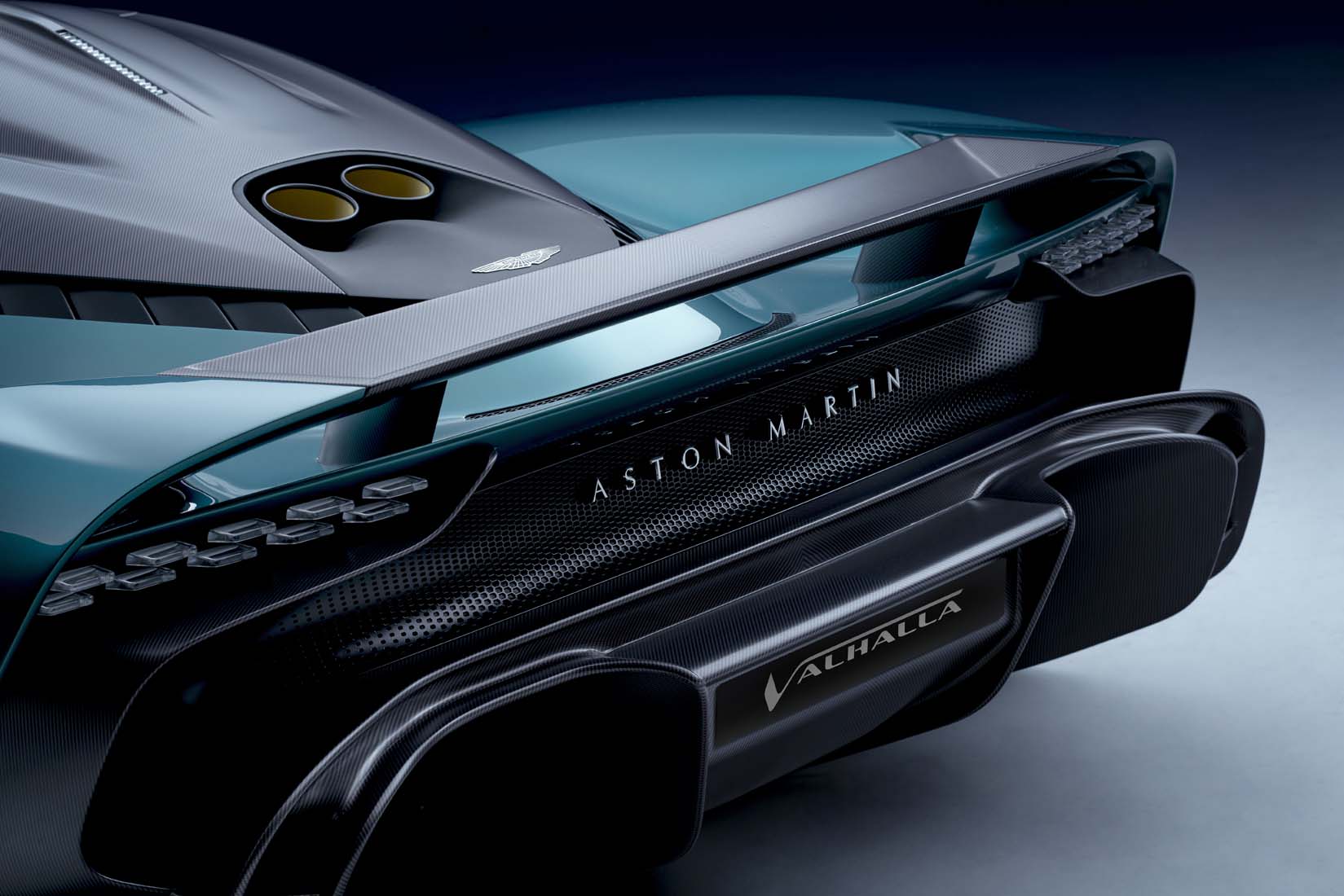 60f16236f0f92bdbef3ad4e1_Aston_Martin_Valhalla06.jpg