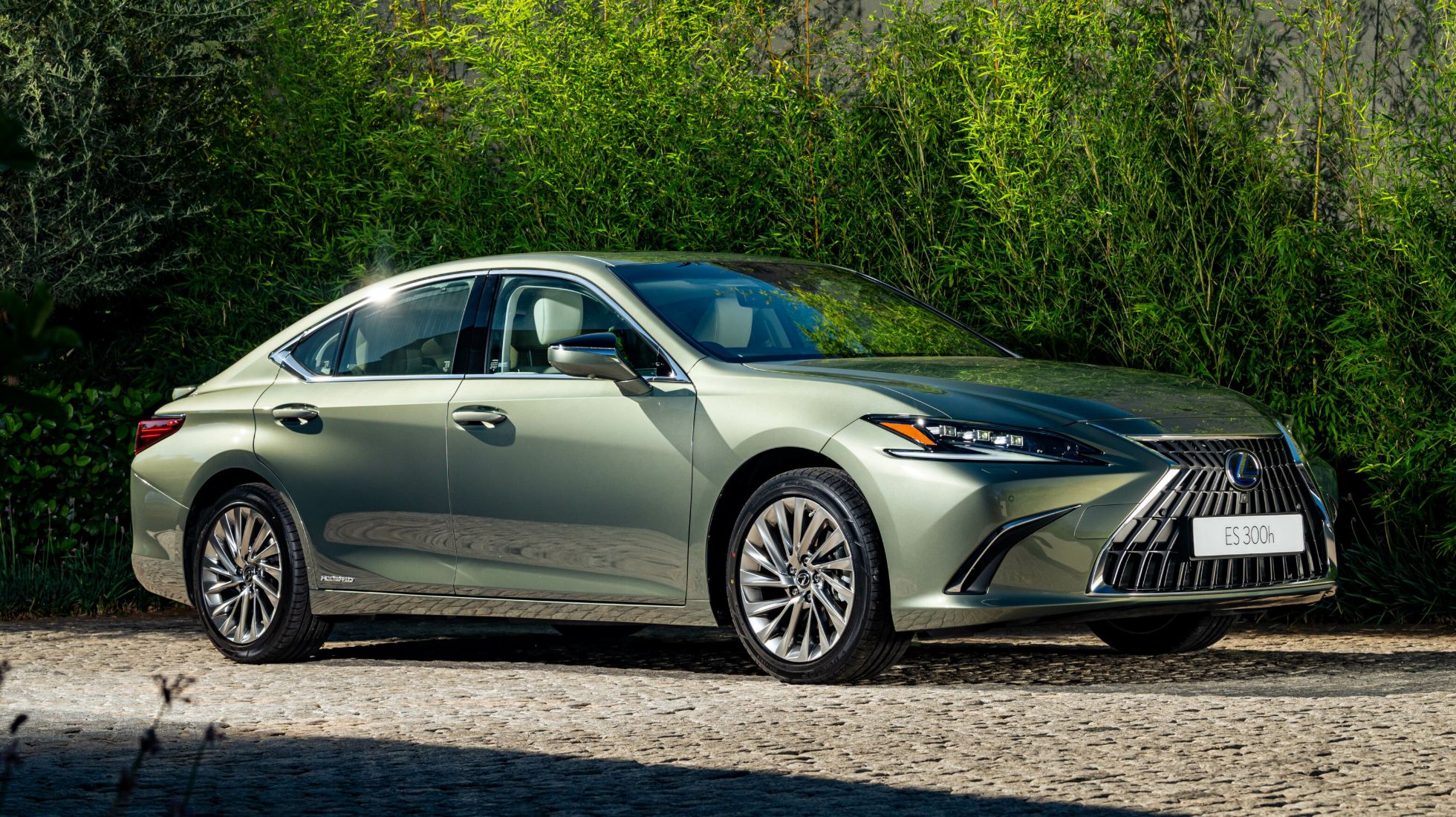 First Drive: Updated Lexus ES