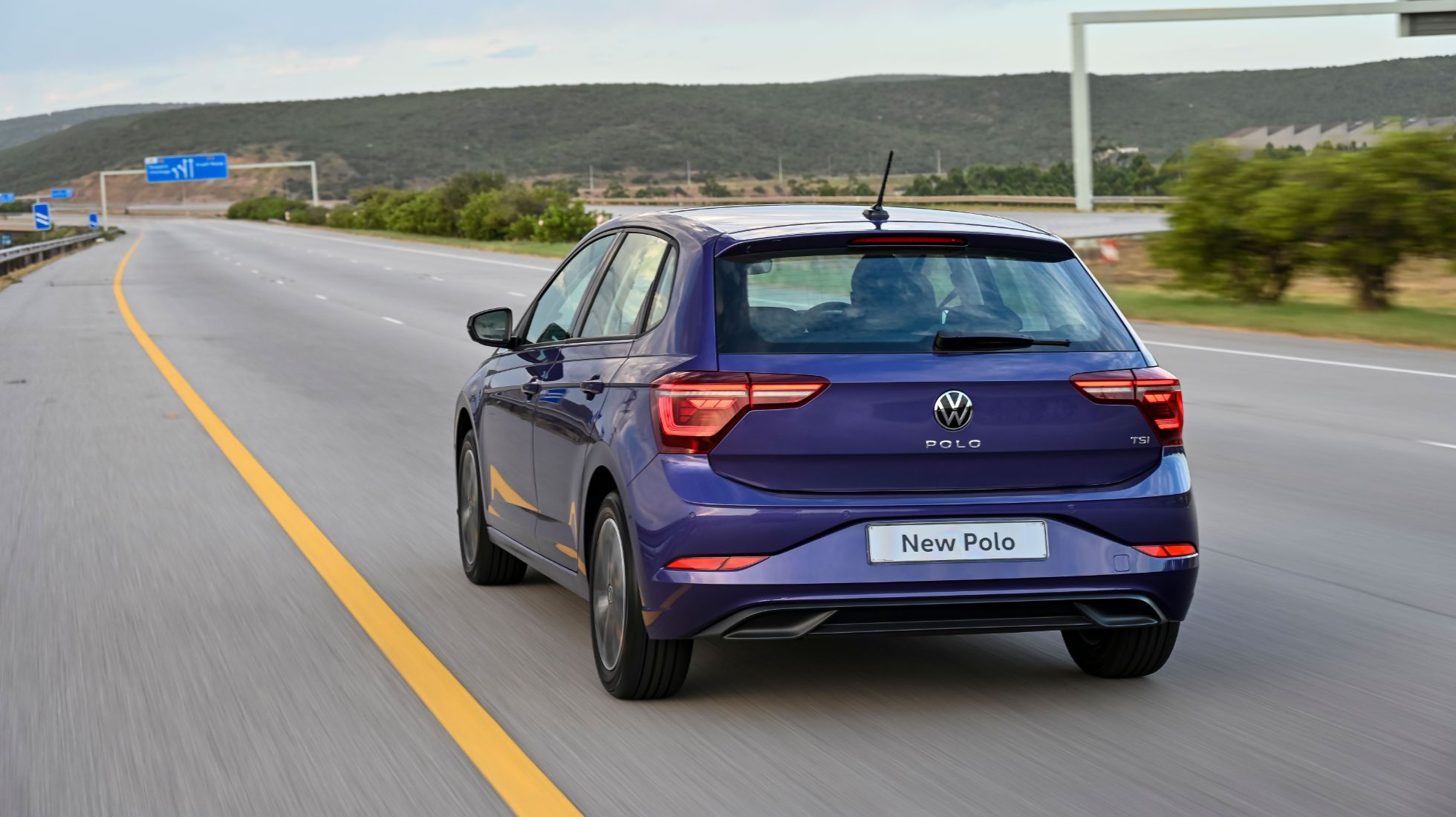 62271fcac4b94760bc6408e7_Volkswagen-Polo-70kW-Manual-Dynamic_008-1.jpg
