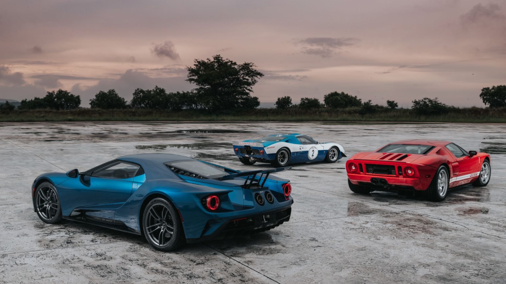 62569707758af93b19cbf923_Ford-GT-1-1.jpg