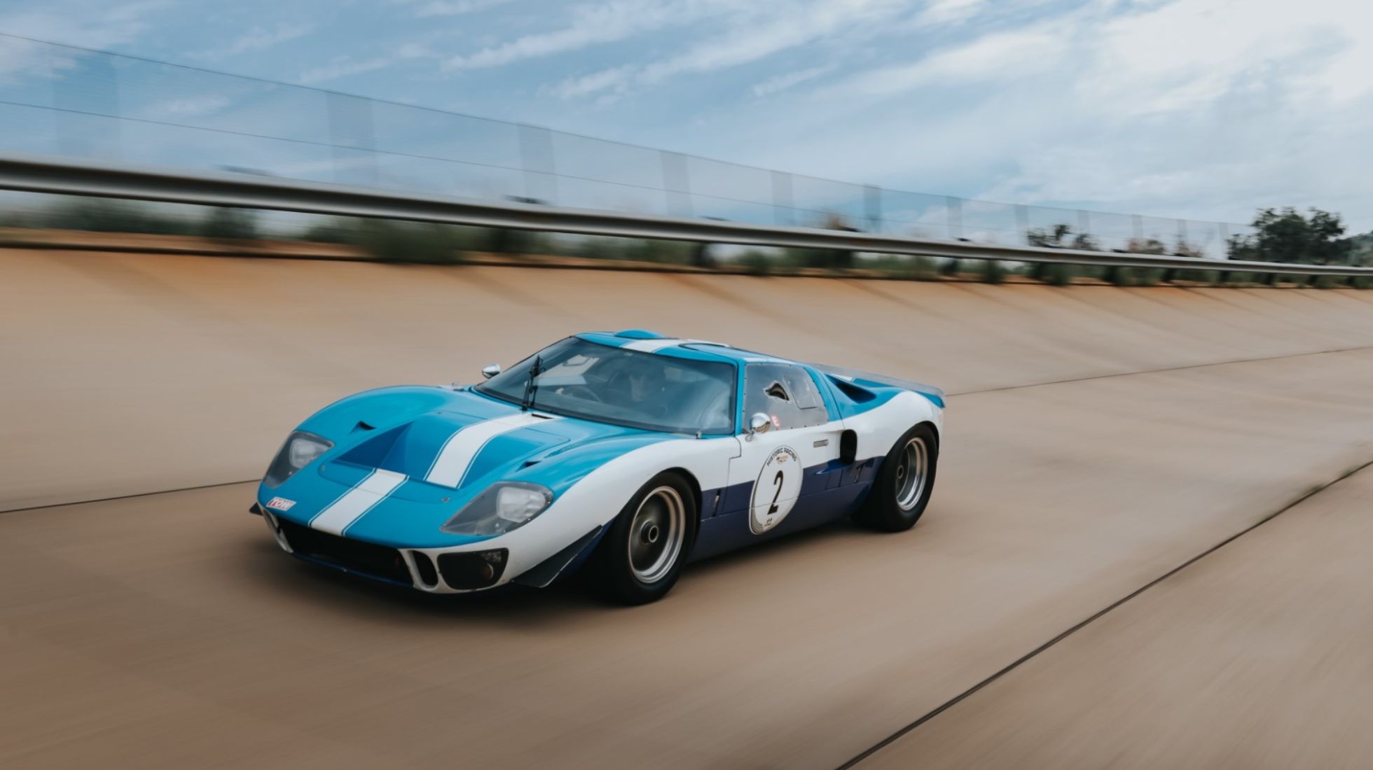 625697215ab049732316f648_Ford-GT-9-1.jpg