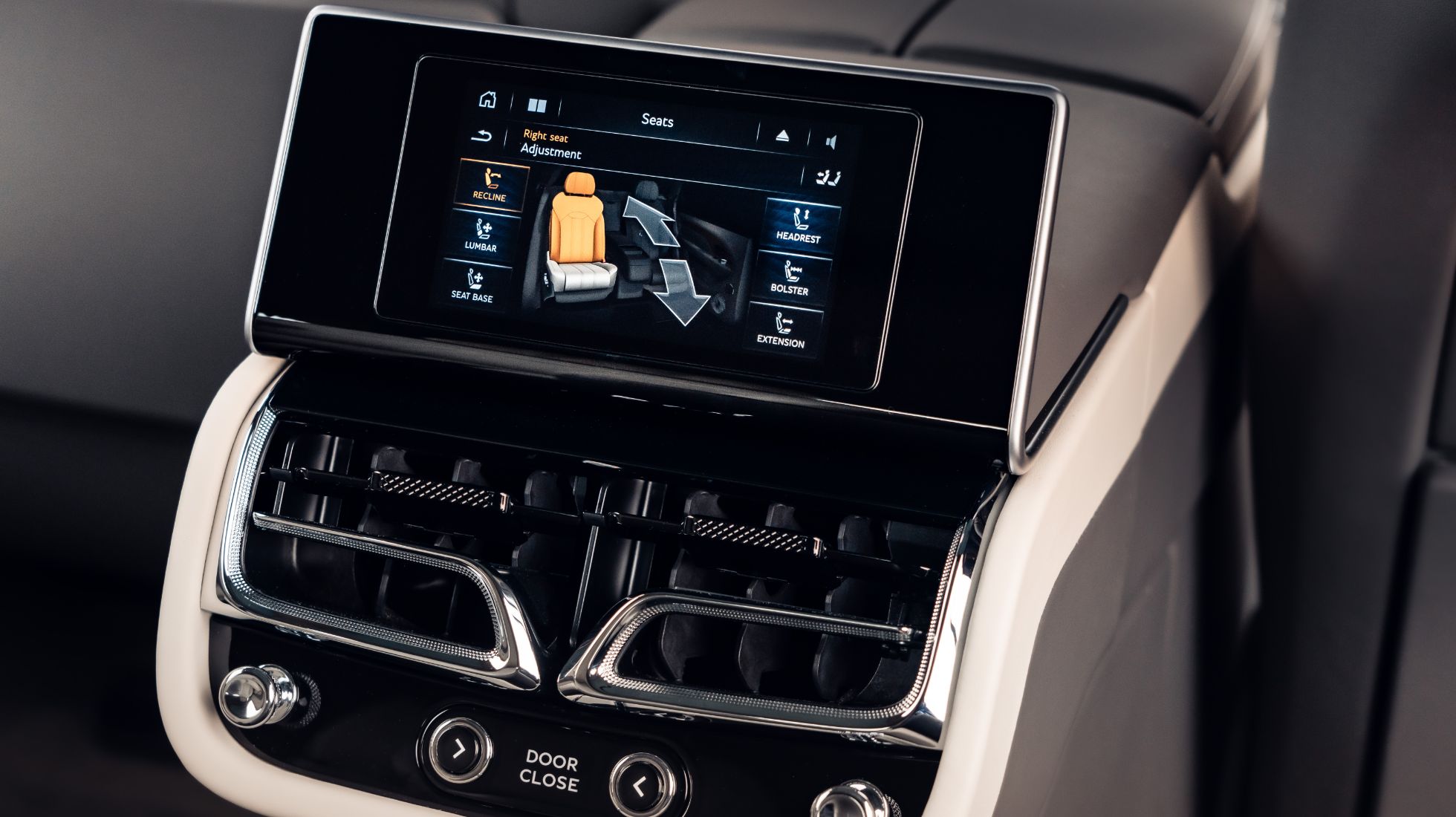 627b5e66523000749ce8e4ff_Bentley-Bentayga-EWB-TopGear-SA-Rear-Tech-2.jpg