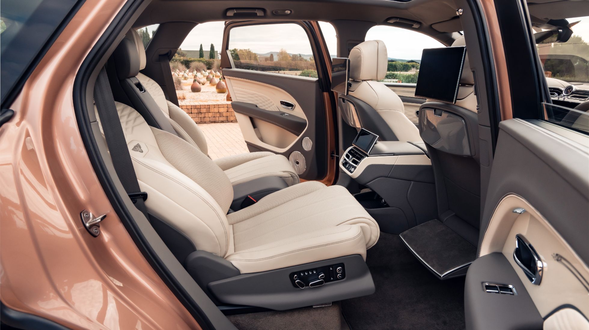 627b5e69277a0f8b3bd9d6c9_Bentley-Bentayga-EWB-TopGear-SA-Rear-Seats-1.jpg