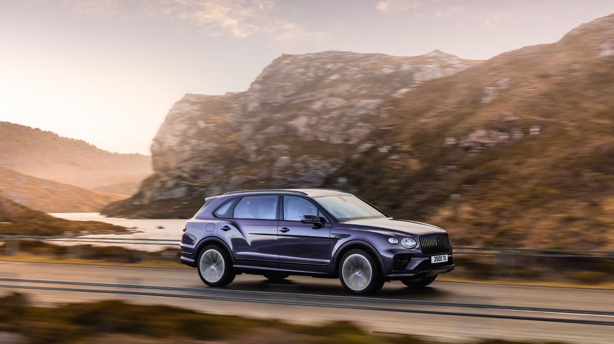 627b5e7dc2d533484d52f2cd_Bentley-Bentayga-EWB-TopGear-SA-Side-2.jpg