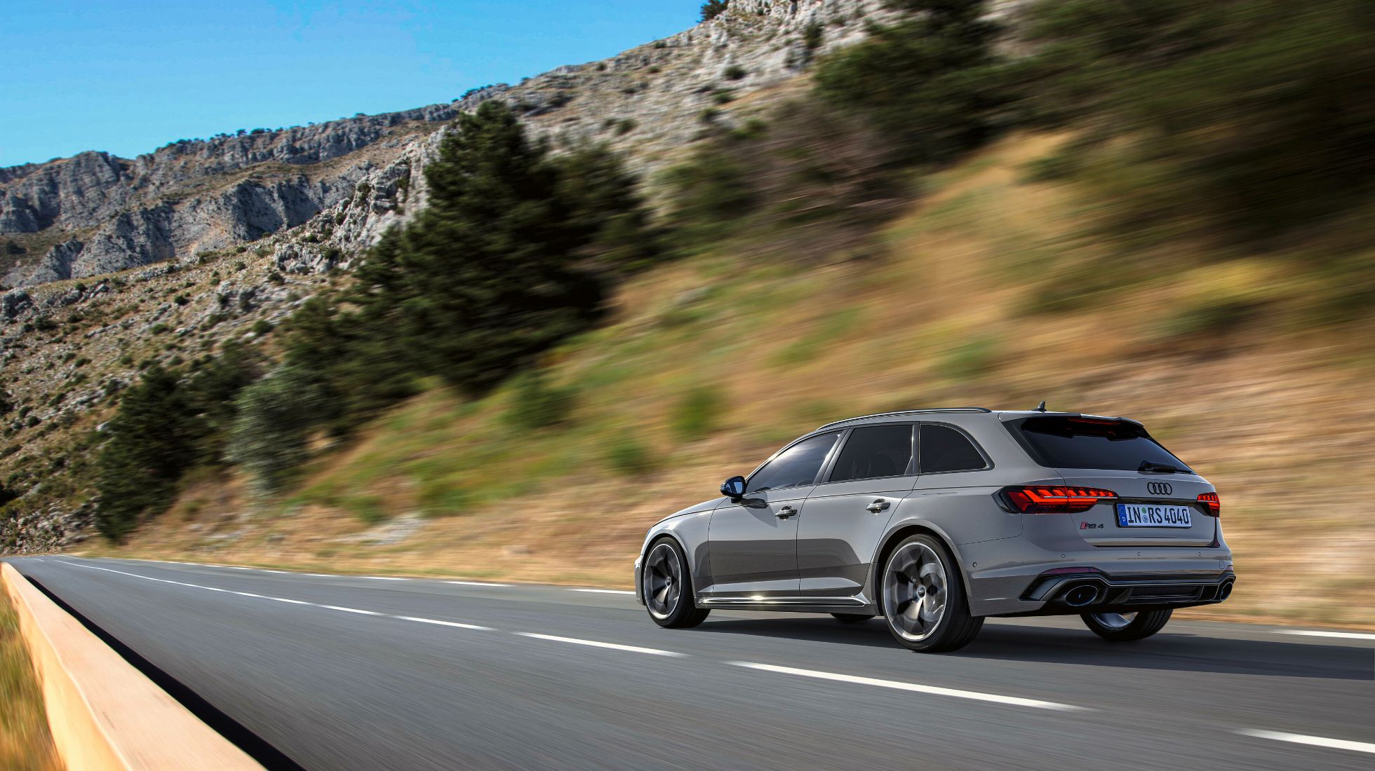 62849a610d79c4511f635772_Audi-RS-4-Avant-TopGear-SA-Rear.jpg