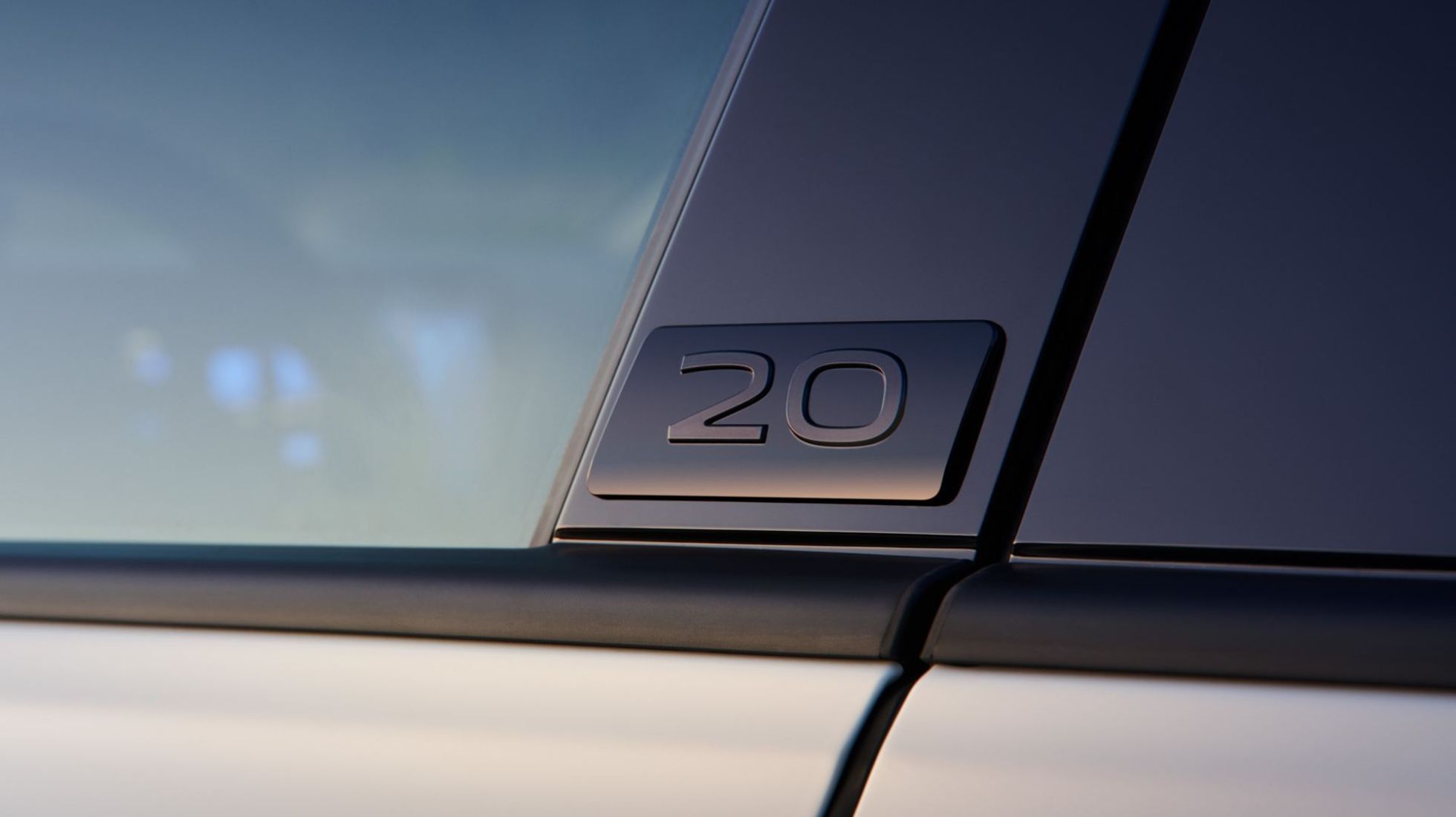 628dcf417aa2b22310a2bd37_VW-Golf-R-20-Year-TopGear-SA-Styling-elements-1.jpg