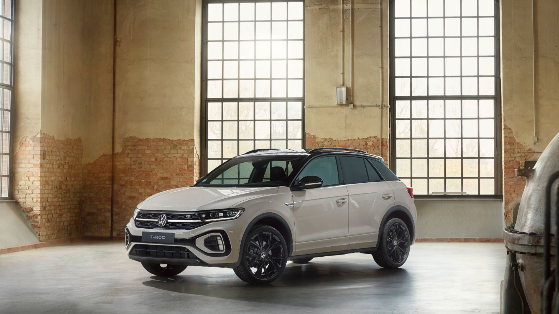 62b2c93c683a81261d4e452d_Facelift-VW-T-Roc-TopGear-SA-Front-1.jpg