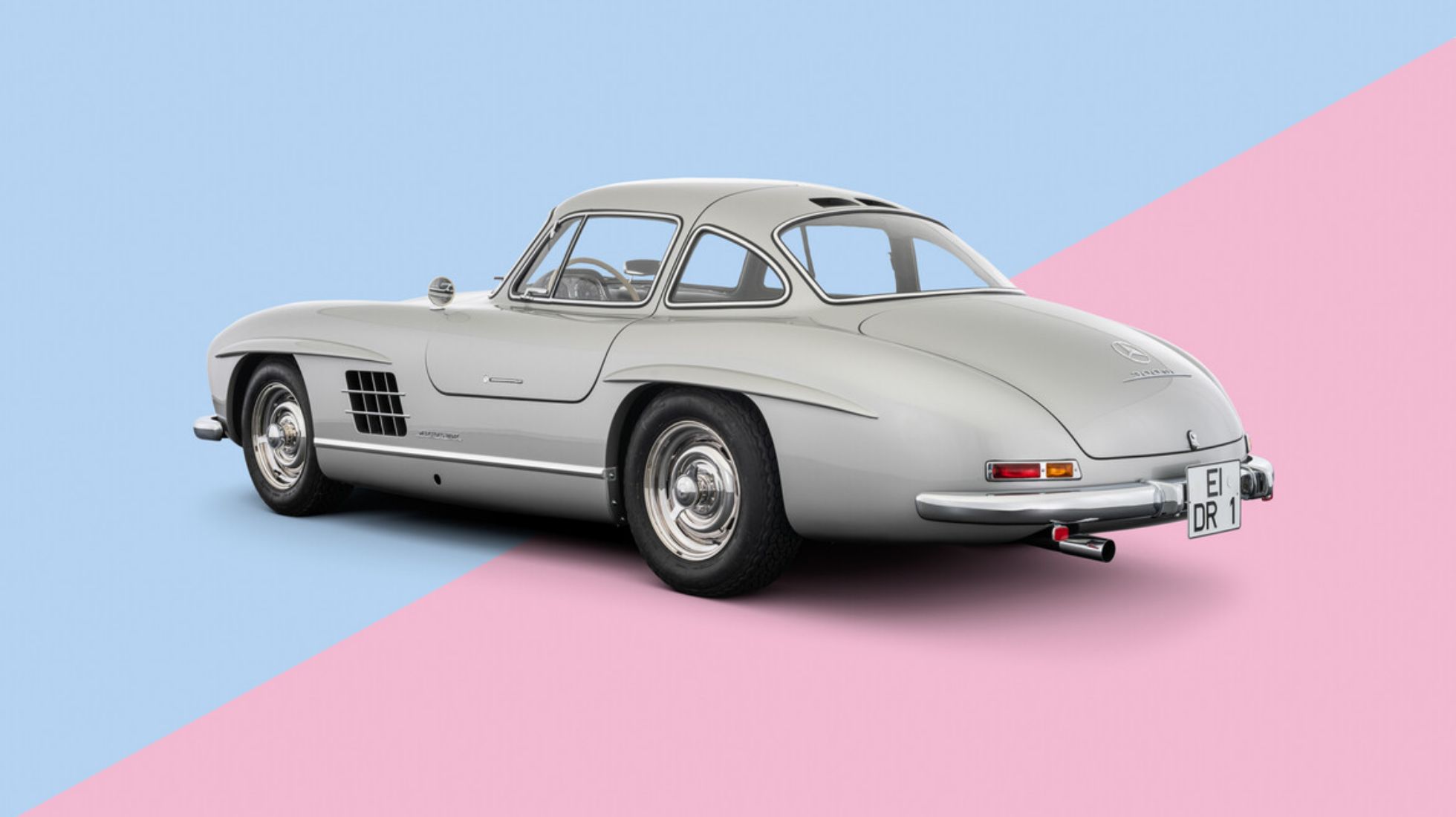 62b55ec80d8293bdc5e9d9c1_Brabus-Merc-300-SL-Gullwing-Andy-Warhol-TopGear-SA-Rear-1.jpg