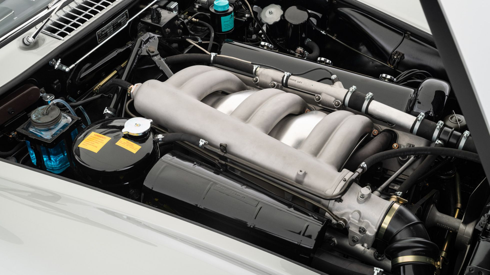 62b55ed3b217aba317490374_Brabus-Merc-300-SL-Gullwing-Andy-Warhol-TopGear-SA-Engine-Bay.jpg