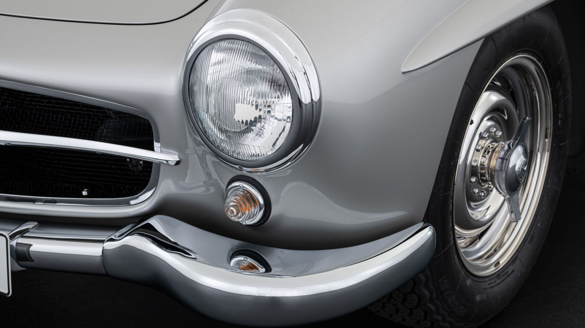 62b55ed3bcfa416a16acaa52_Brabus-Merc-300-SL-Gullwing-Andy-Warhol-TopGear-SA-Exterior-Detailing-2.jpg