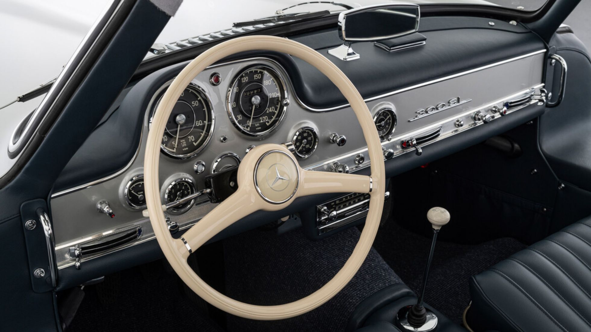 62b55ed3f0c9ce75f36d9764_Brabus-Merc-300-SL-Gullwing-Andy-Warhol-TopGear-SA-Interior-2.jpg