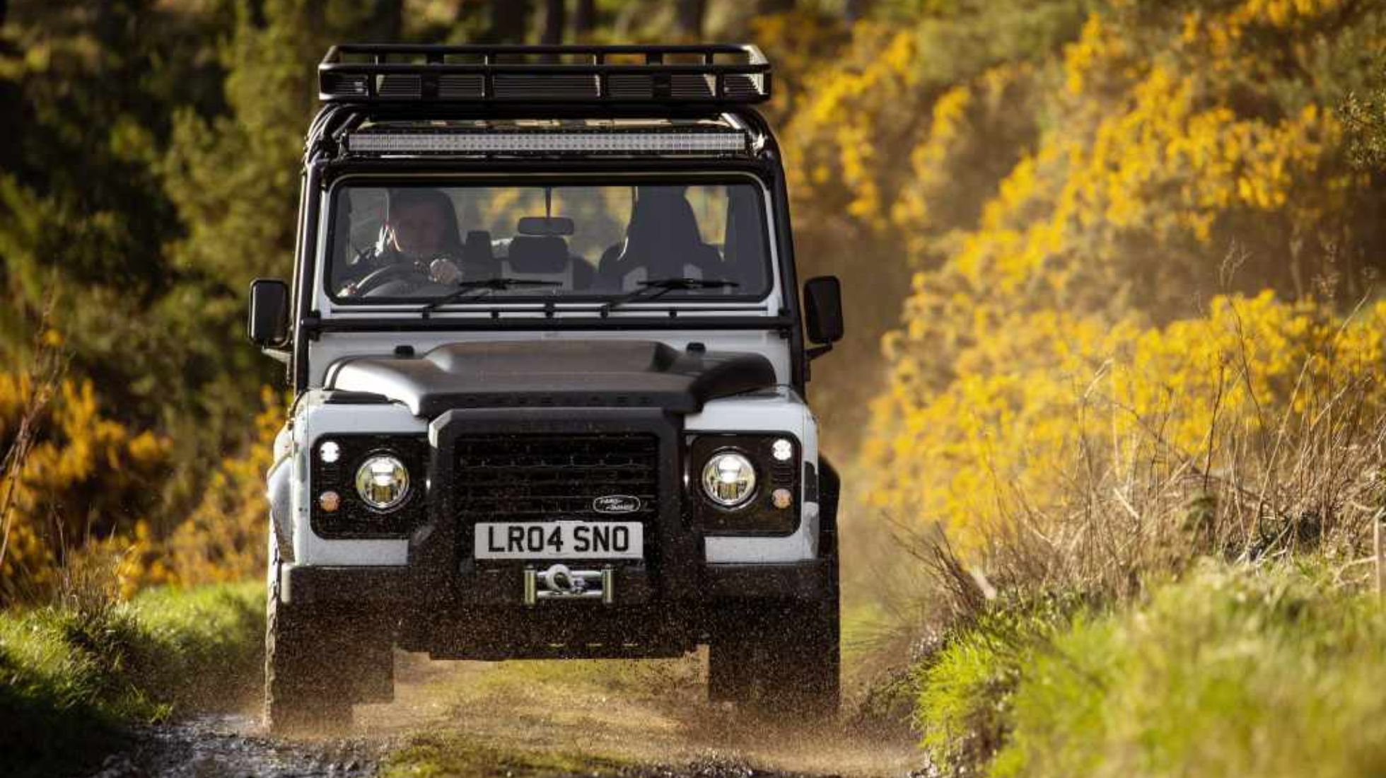 Land Rover Classic Defender Works V8 Trophy II pays tribute to expeditions