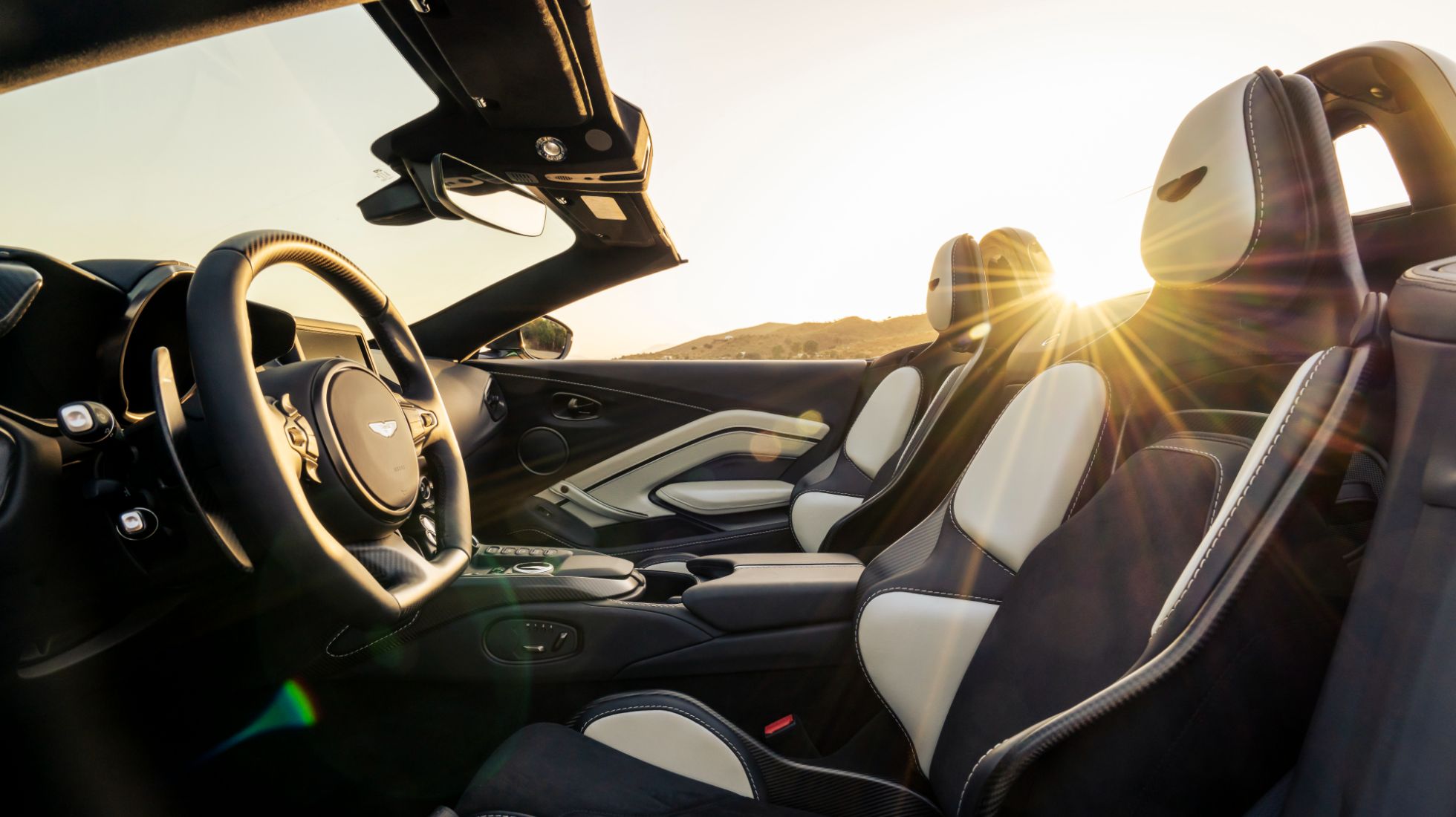63048af5d11bb378ba246afd_Aston-Martin-V12-Vantage-Roadster-TopGear-SA-Interior-2.jpg