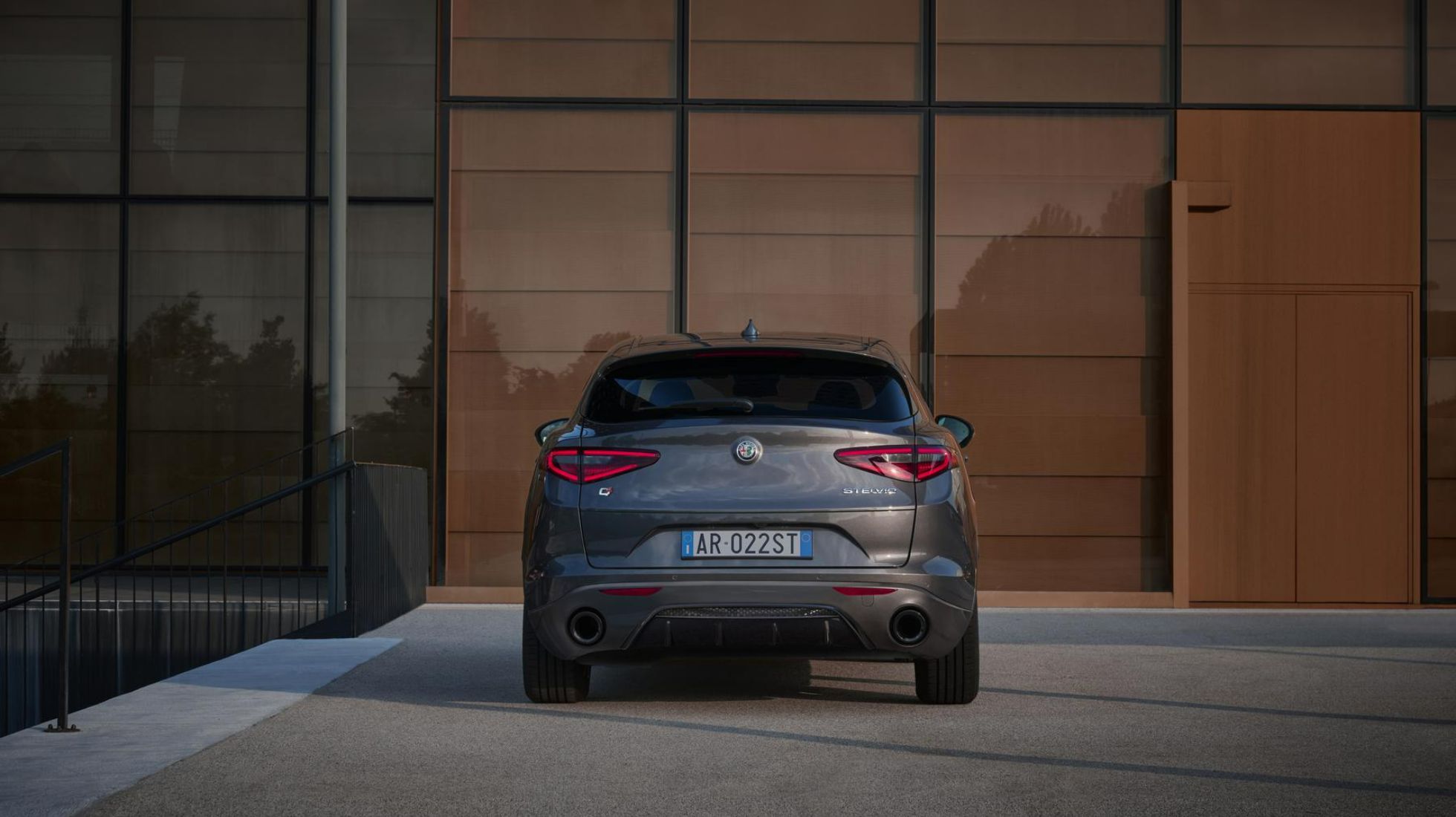 630f195307f4afb8a0c6e2da_Alfa-Romeo-Stelvio-Veloce-TopGear-SA-Rear-1.jpg