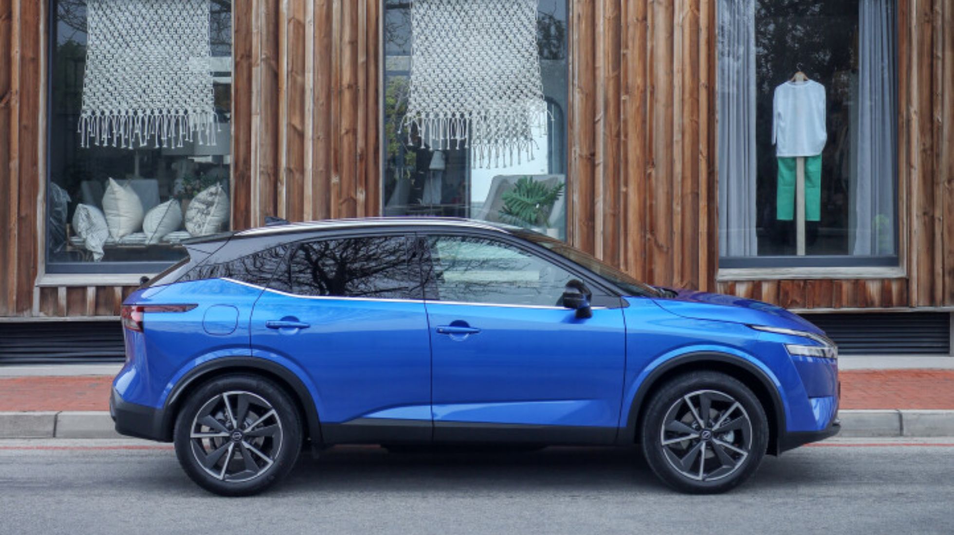 6332a4143a071ac85dc0166c_Nissan-Qashqai-TopGear-SA-Side.jpg