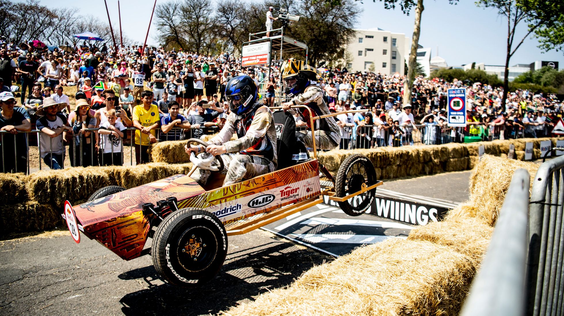 6343d2ea503e5e368966eefb_Red-Bull-Box-Cart-Race-TopGear-SA2.jpg