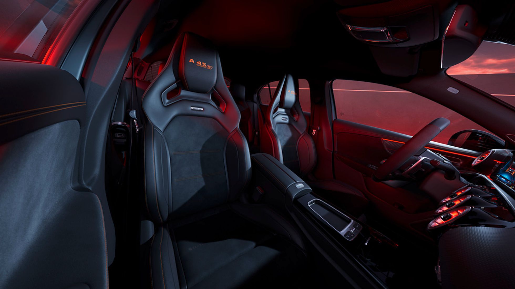 634672fe88594c72d1bce4ec_Mercedes-AMG-A45-S-TopGear-SA-6.jpg