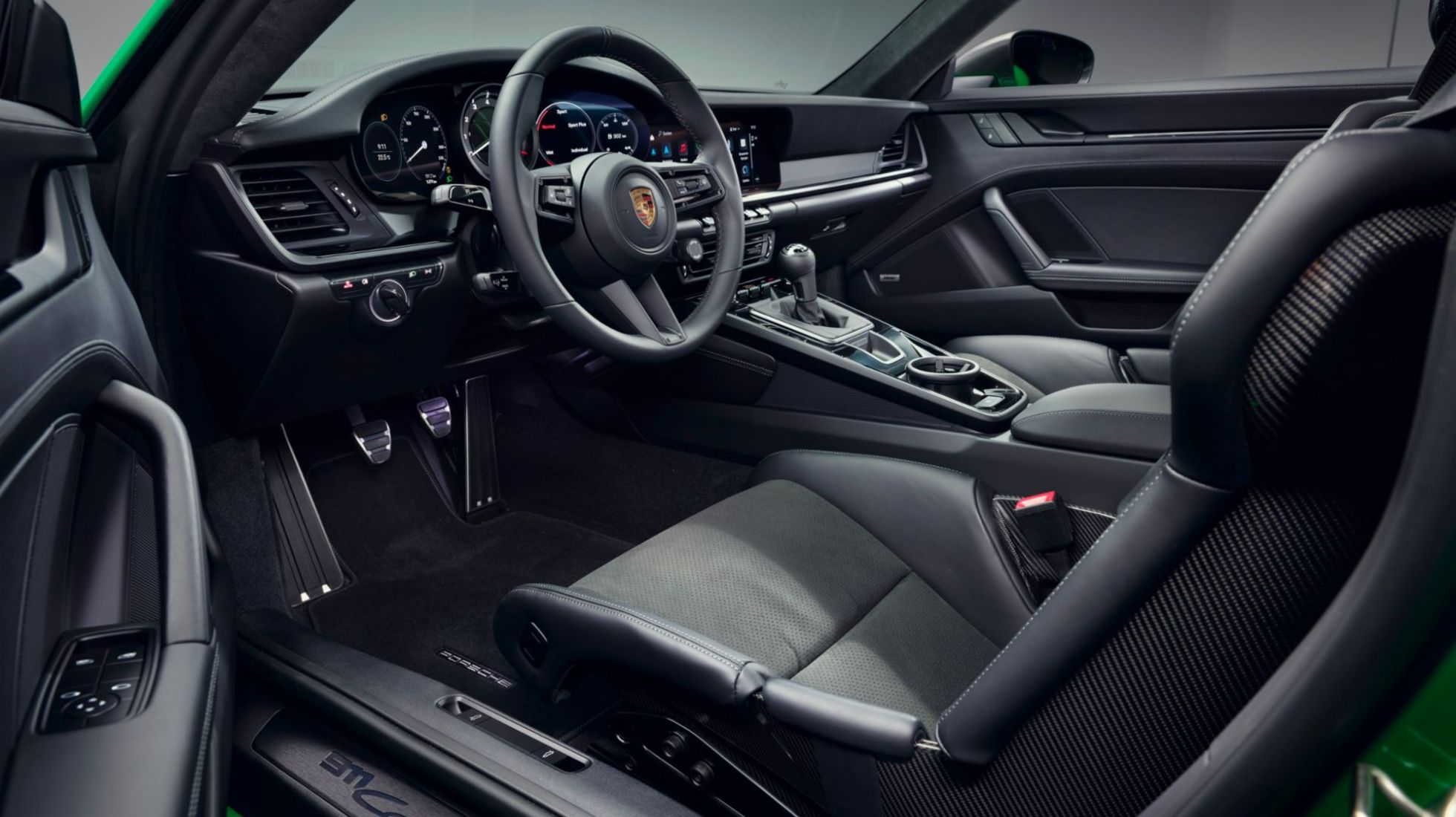 6350ef7b5c86482161d30d6e_Porsche-911-Carrera-T-TopGear-SA-Interior.jpg