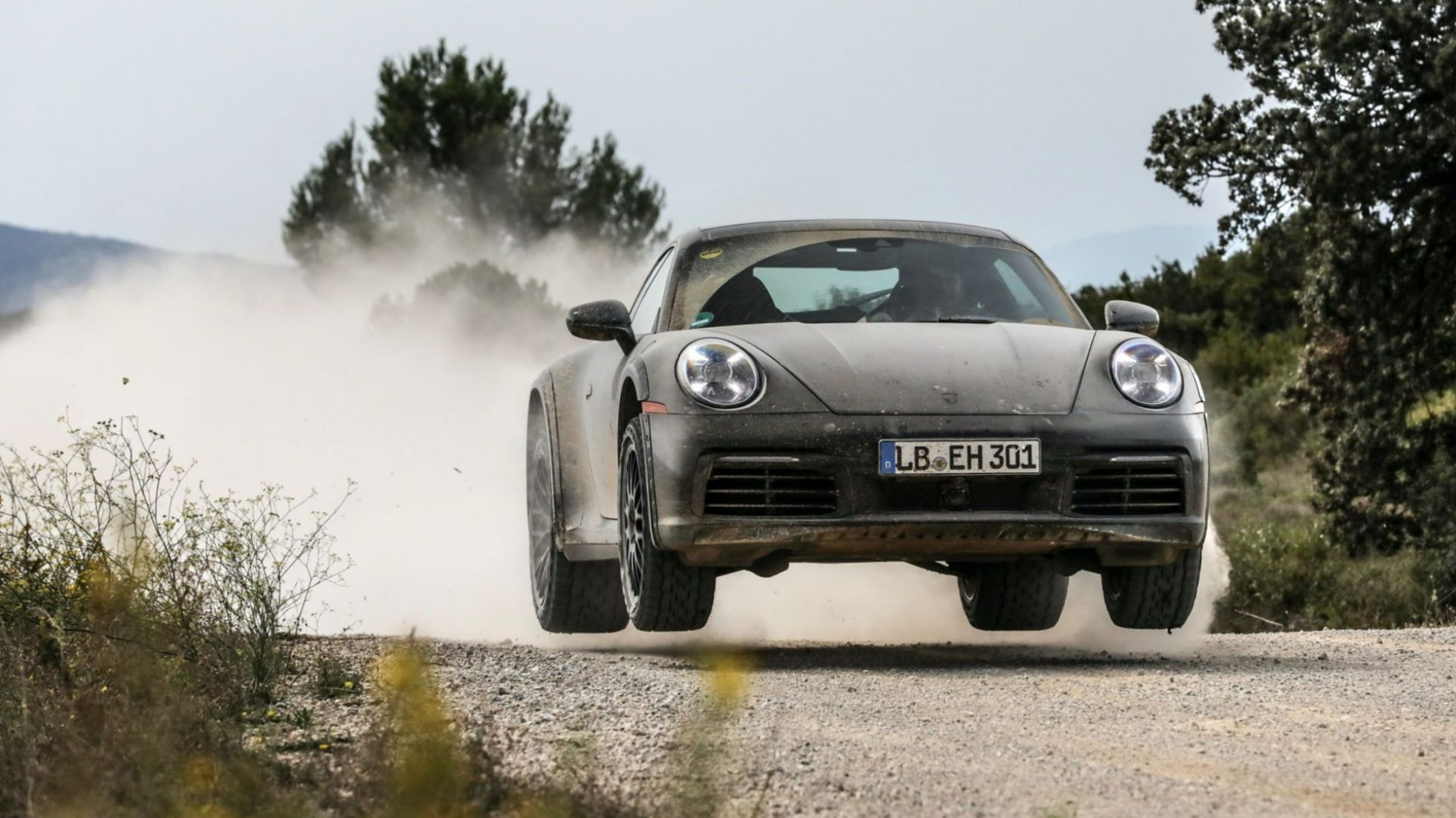 636c9f9863c2adecd820a68d_Porsche-911-Dakar-Testing-TopGear-SA-3.jpg