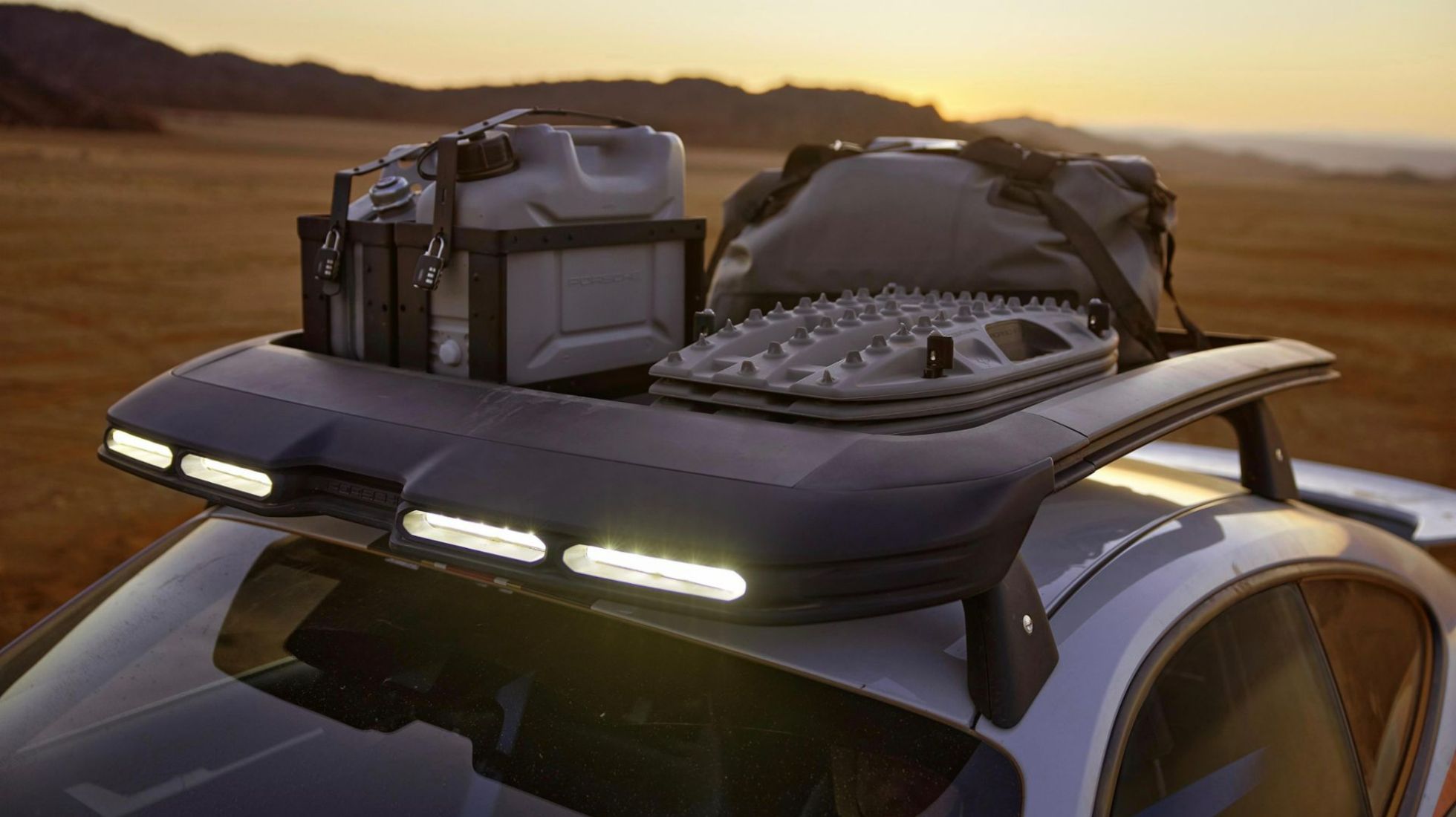 637741032e49c611e5e7517b_Porsche-911-Dakar-TopGear-SA-6.jpg