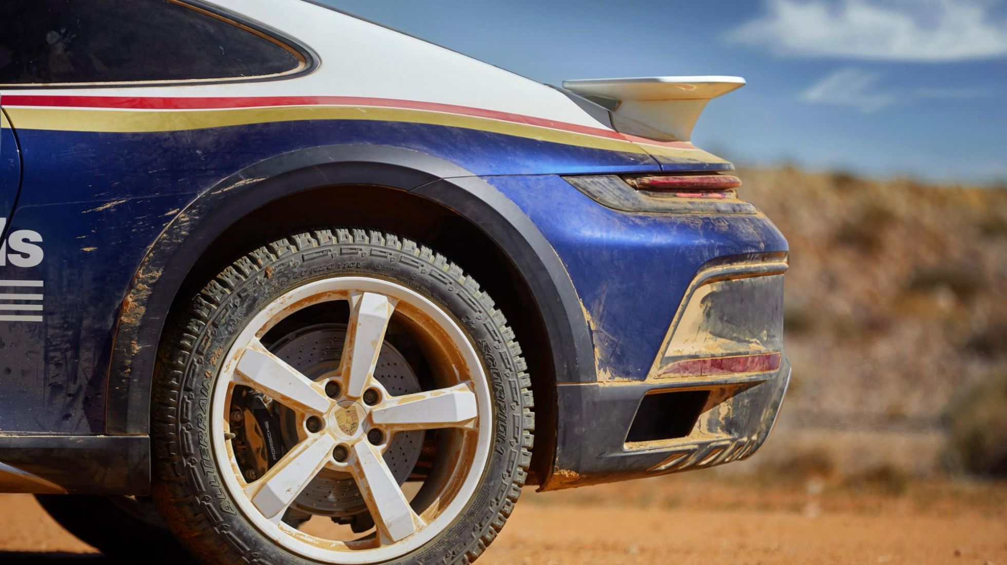 637741033efb9e5816ce8e8c_Porsche-911-Dakar-TopGear-SA-5.jpg