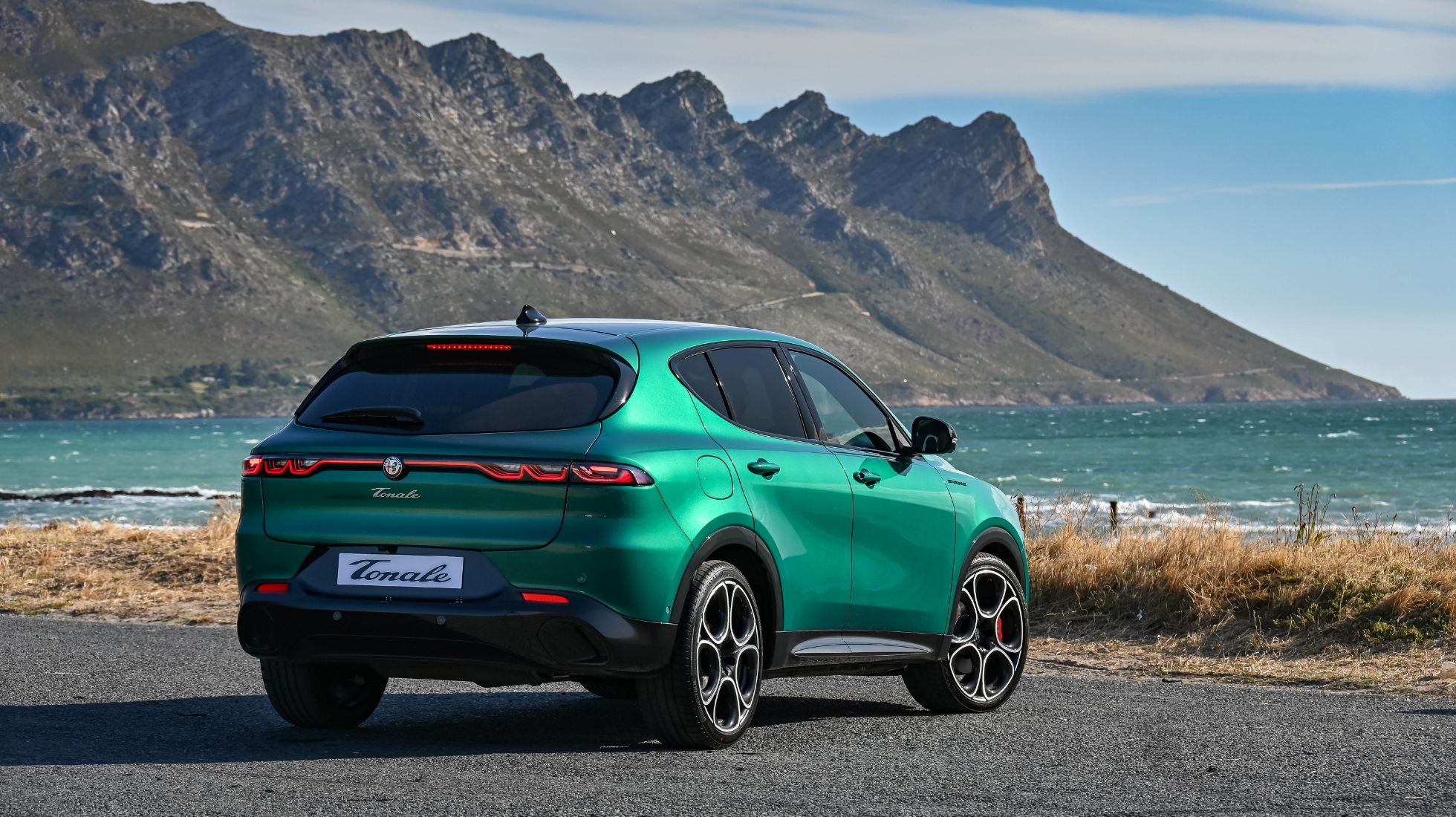 6385caab61ce4730dce08cdb_Alfa-Romeo-Tonale-TopGear-SA-Rear-1.jpg