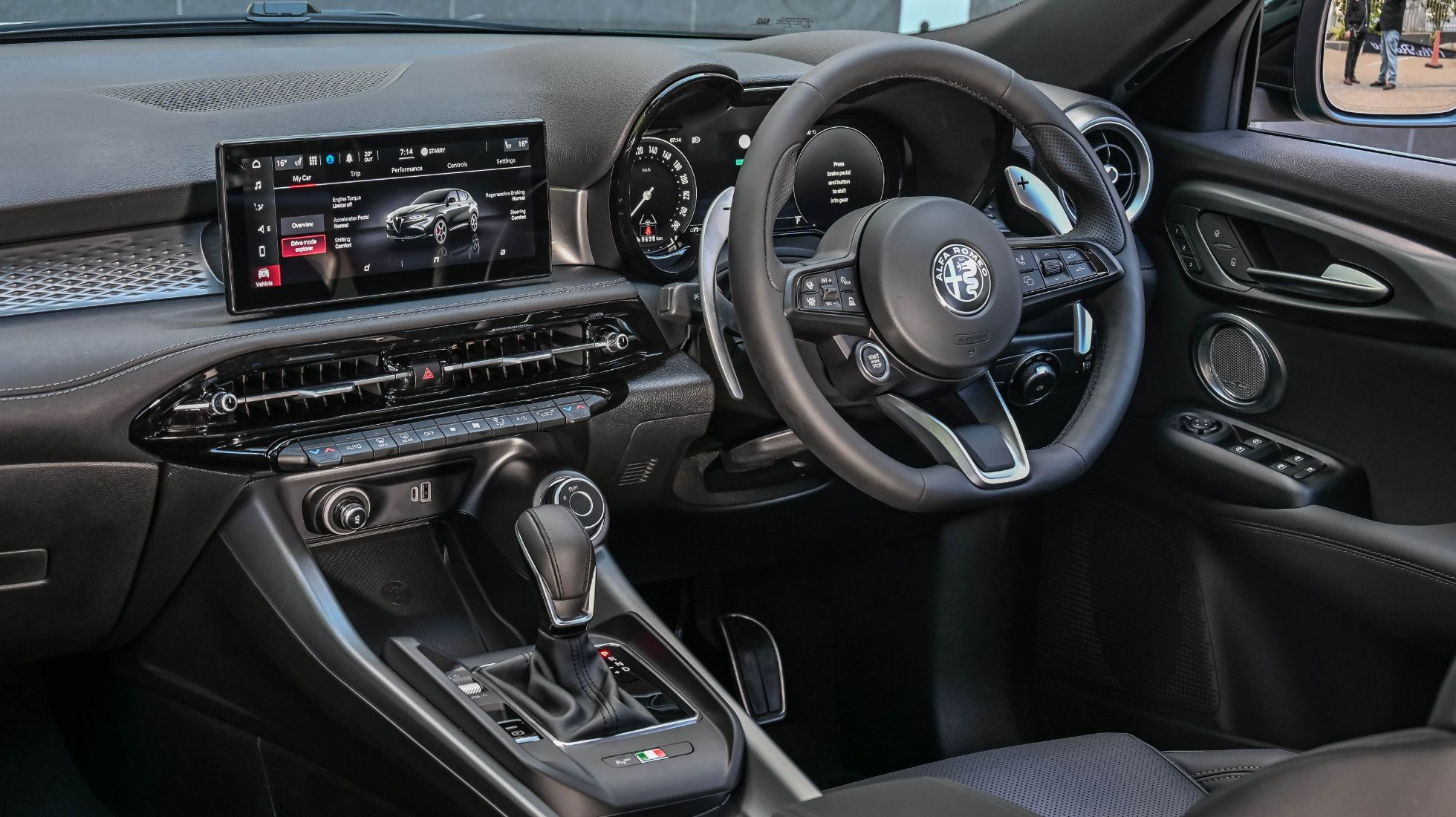 6385cab89a175534f2bafa08_Alfa-Romeo-Tonale-TopGear-SA-Interior-1.jpg