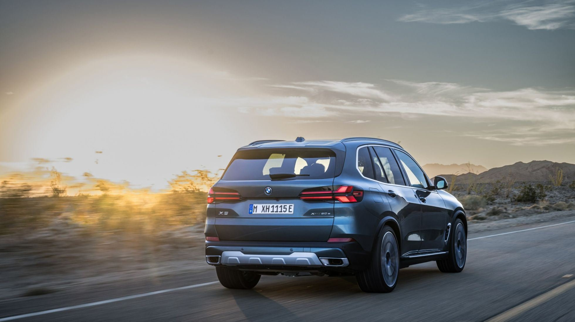 63e3765e1db03338680ac0d9_BMW-X5-TopGear-SA-Rear.jpg