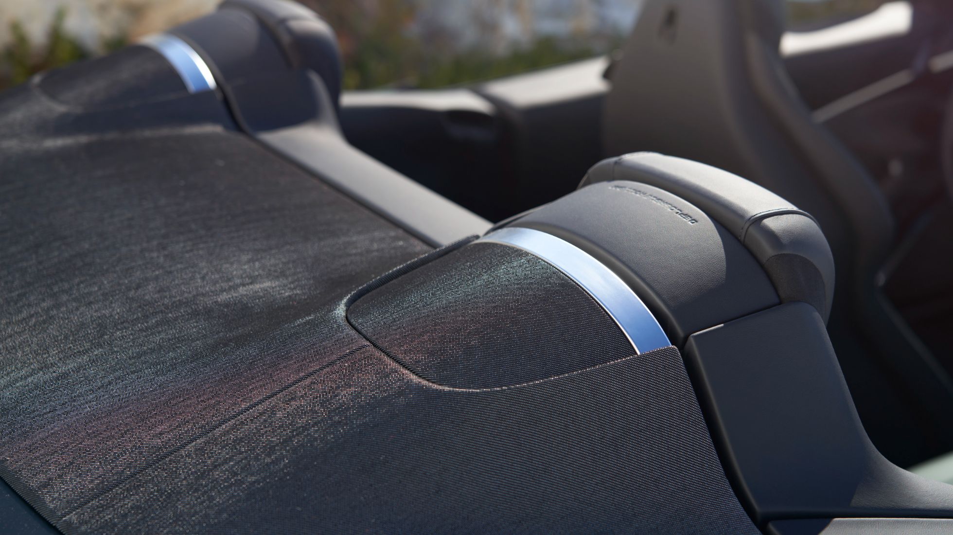 64141366cfbe07d33ec25386_Ferrari-Roma-Spider-TopGear-SA-Wind-deflector.jpg