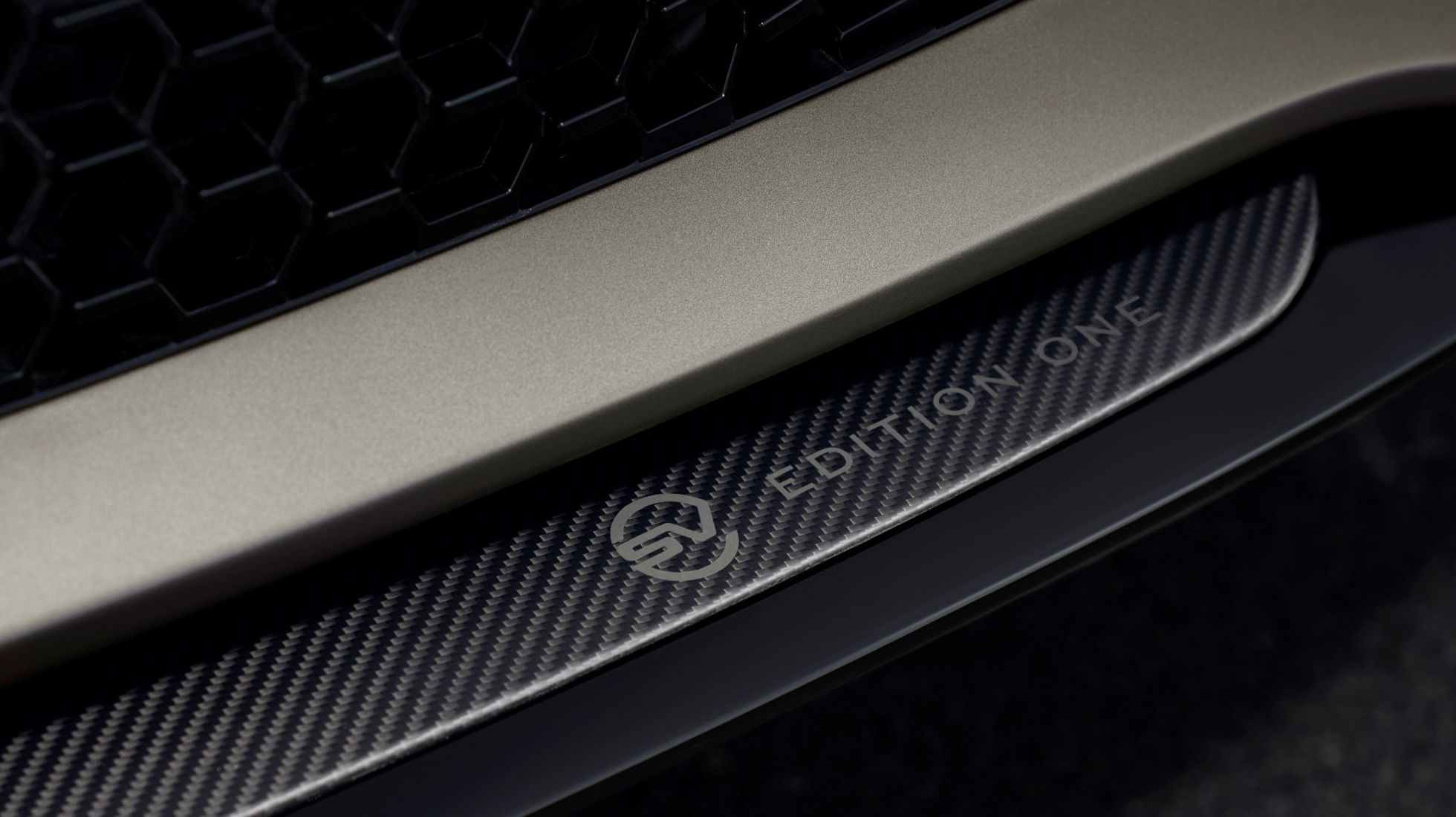 647867071b69001875c6678c_Range-Rover-Sport-SV-2024-TopGearSA-Edition-one-close.jpg