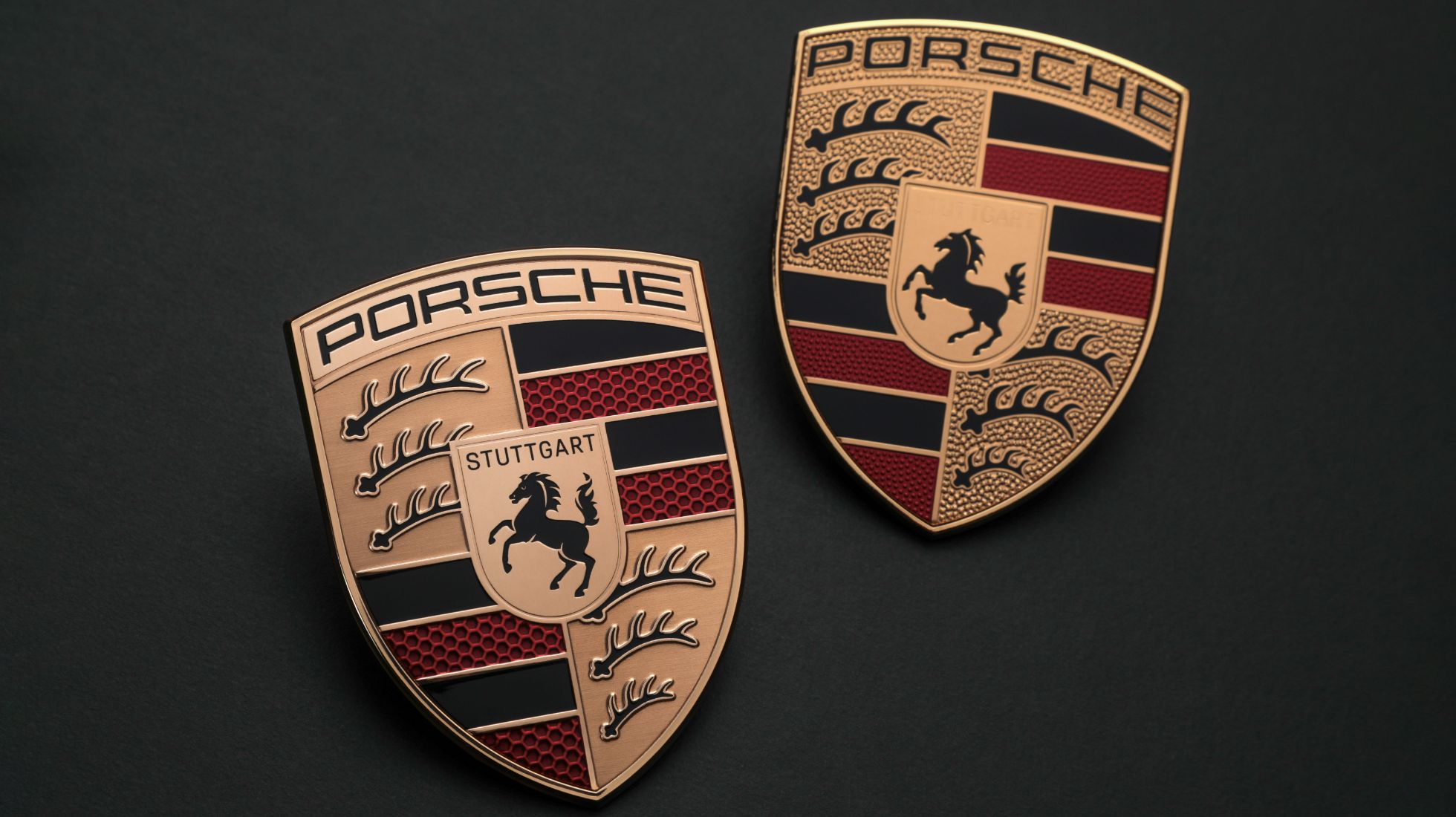6479b1a6375c69cb207913b8_New-Porsche-Badge-2023-TopGearSA-1.jpg