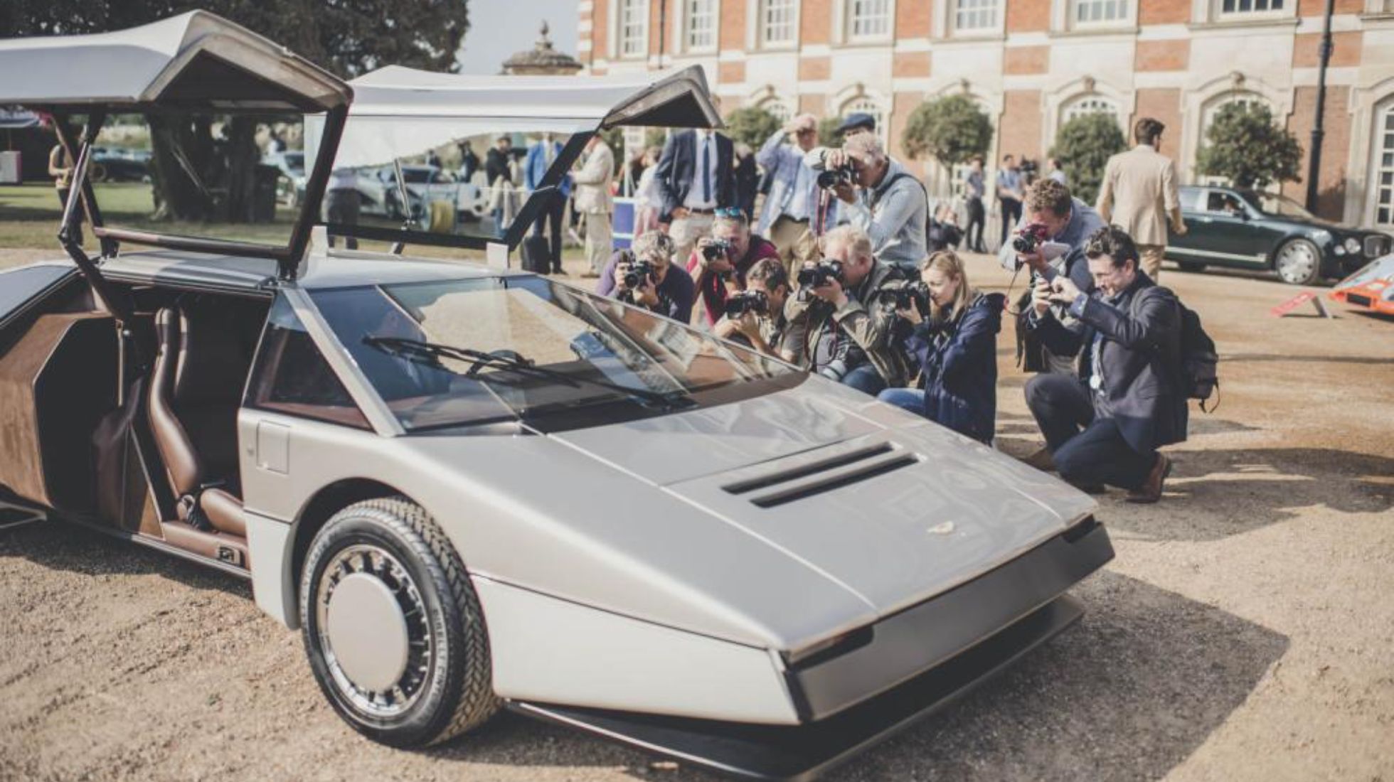 64818ff24dc75904b2ff2260_Aston-Martin-Bulldog-TopGearSA-Front-Doors-up.jpeg