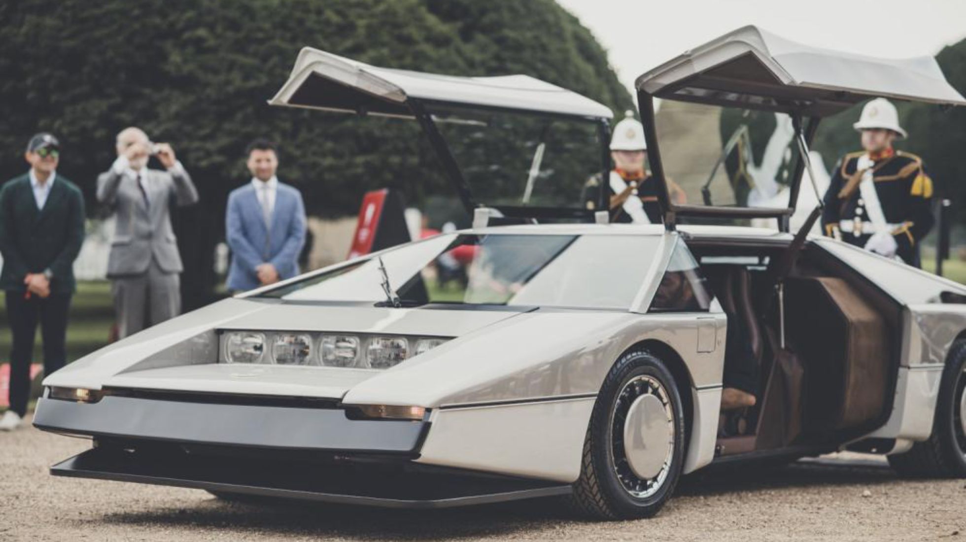 64818ff2a8fc4c8781642716_Aston-Martin-Bulldog-TopGearSA-Front-Doors-up-2.jpeg