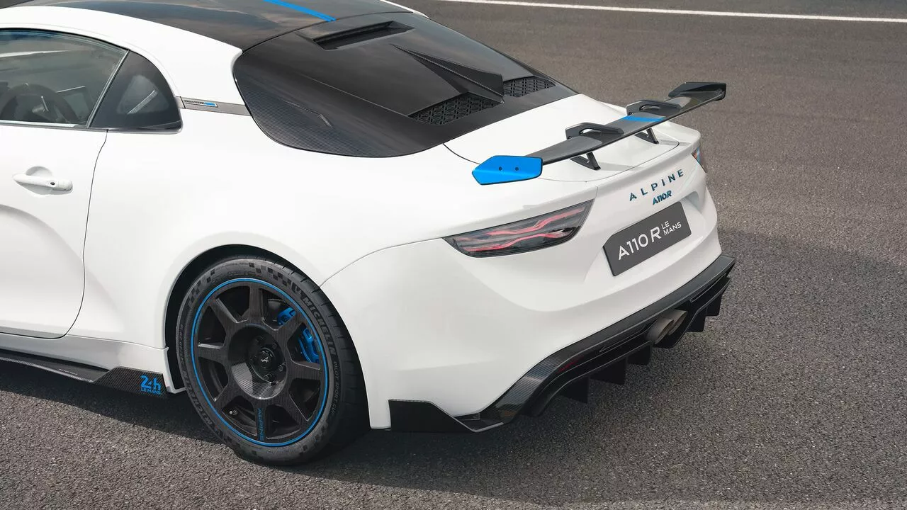 6481cbe507cc5f0de33649a6_Alpine-A110-R-Le-Mans-TopGearSA-Back.webp