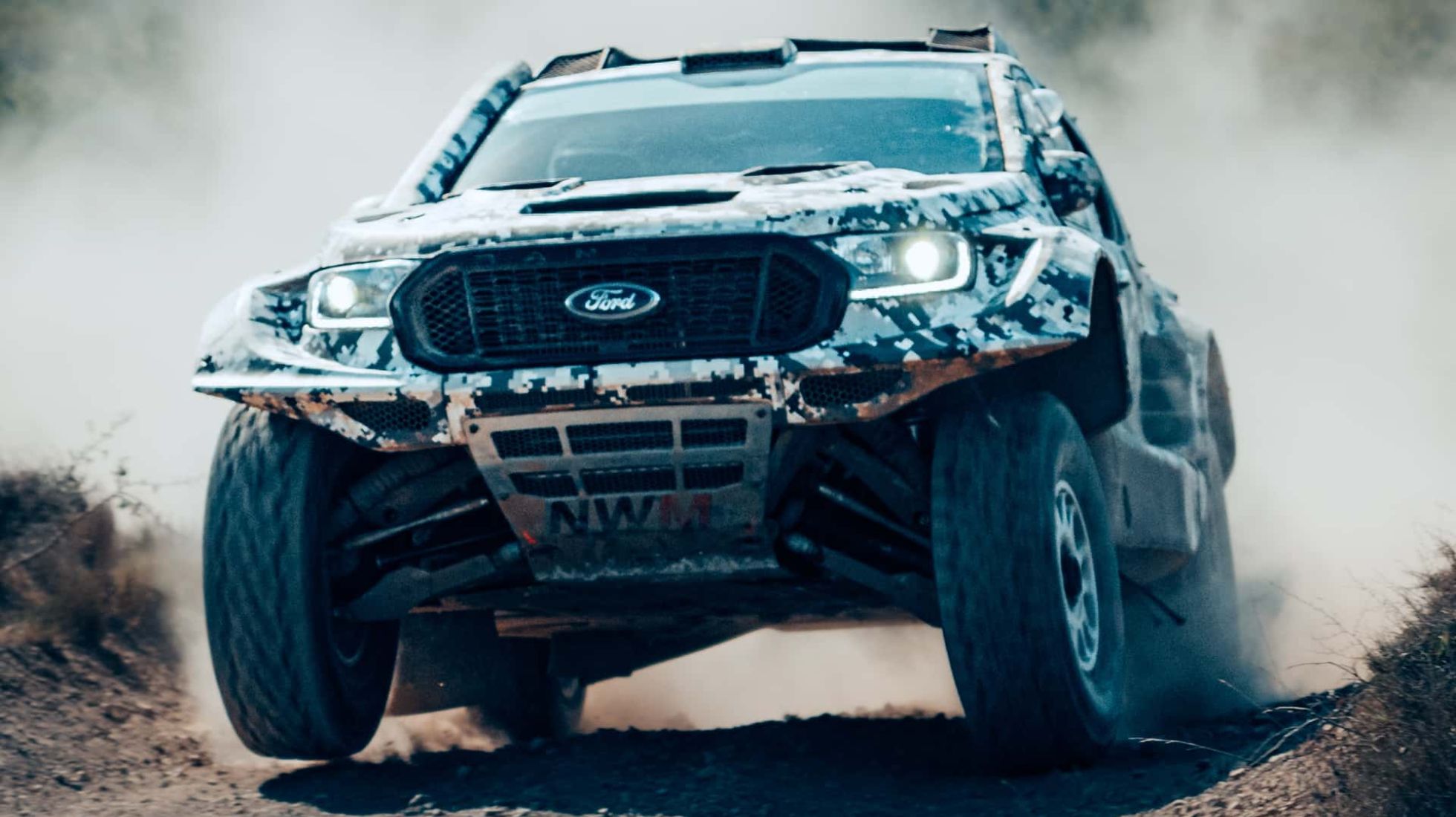 64900915bef8553fedd2d59b_Ranger-Raptor-Dakar-TopGearSA-Front-2.jpeg