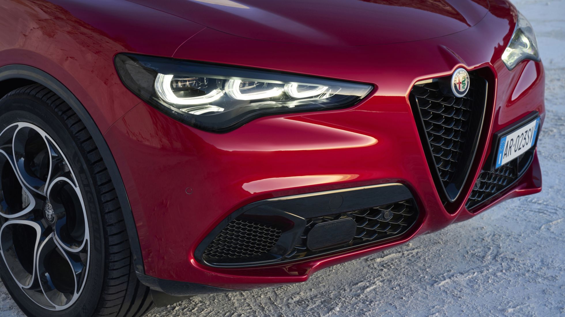 64993b93eb6a86ce3fb75367_Alfa-Romeo-Stelvio-Veloce-TopGear-SA-Headlights.jpg