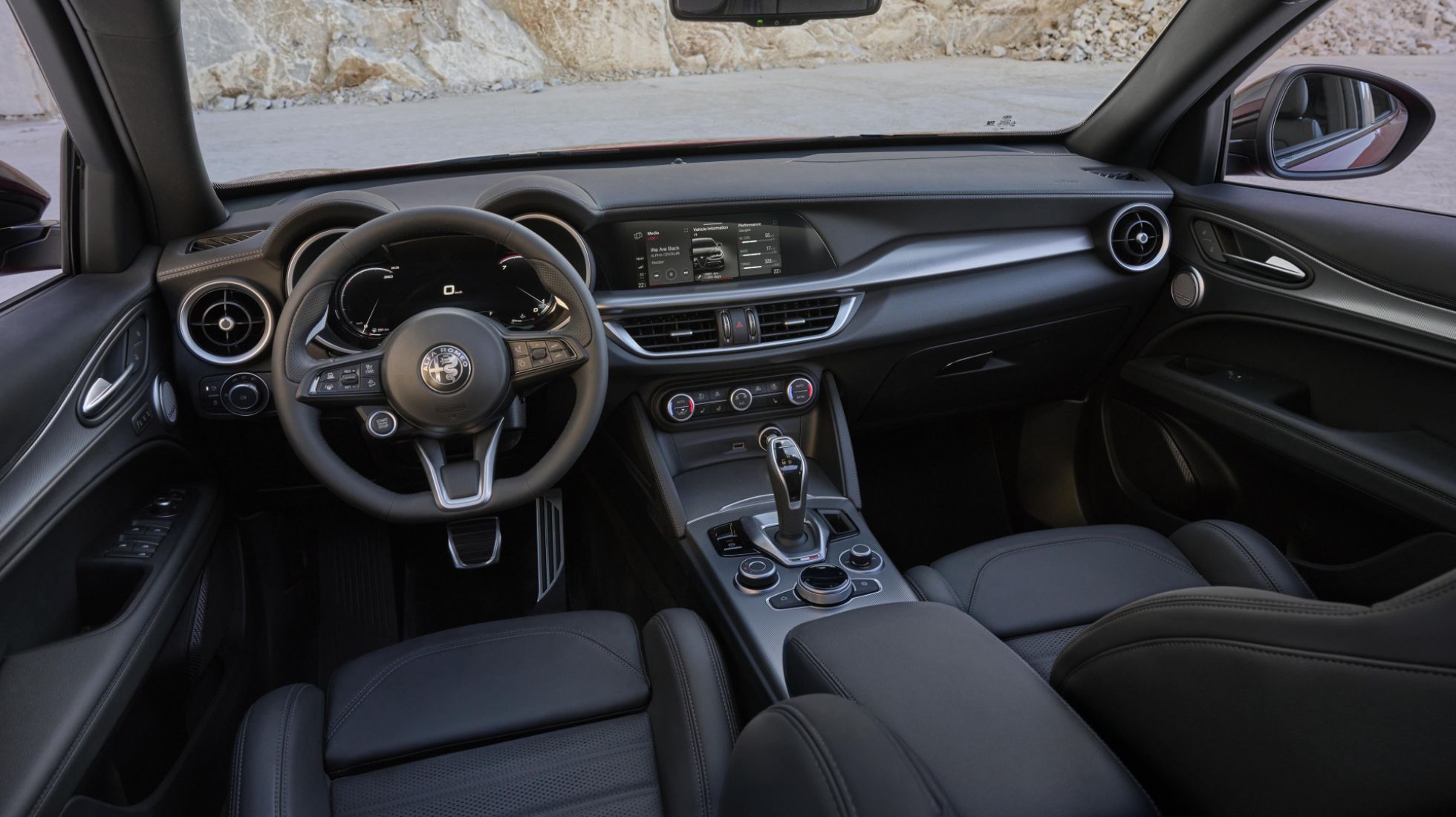 64993b95002da795dda7abd5_Alfa-Romeo-Stelvio-Veloce-TopGear-SA-Interior.jpg