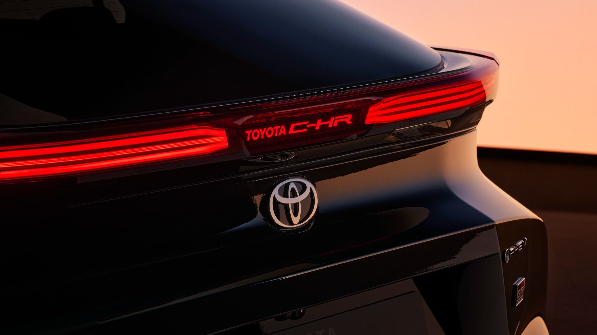 64999a8825049aa4d85385aa_Toyota-C-HR-TopGear-SA-Rear-Light-Bar.jpg