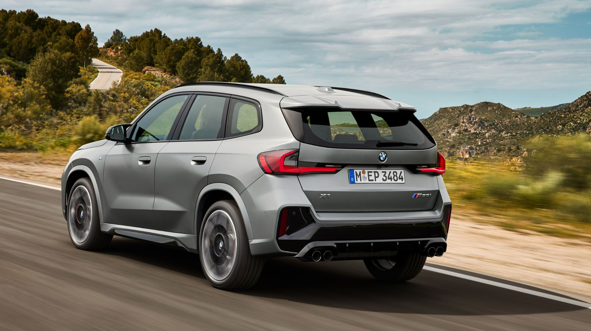 BMW X1 M35i xDrive: Hot Hatch of BMW SUVs Premieres