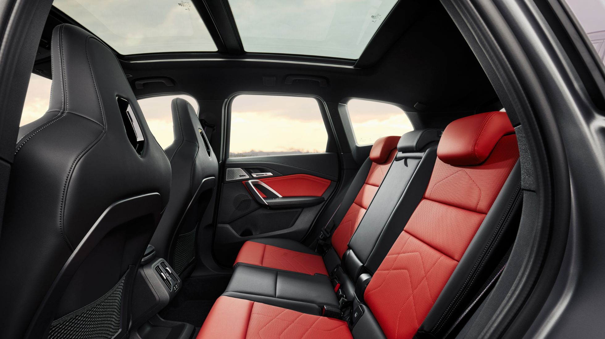649bfa3d071bf40e14a5457d_BMW-X1-M35I-xDrive-TopGear-SA-Rear-Seats.jpg