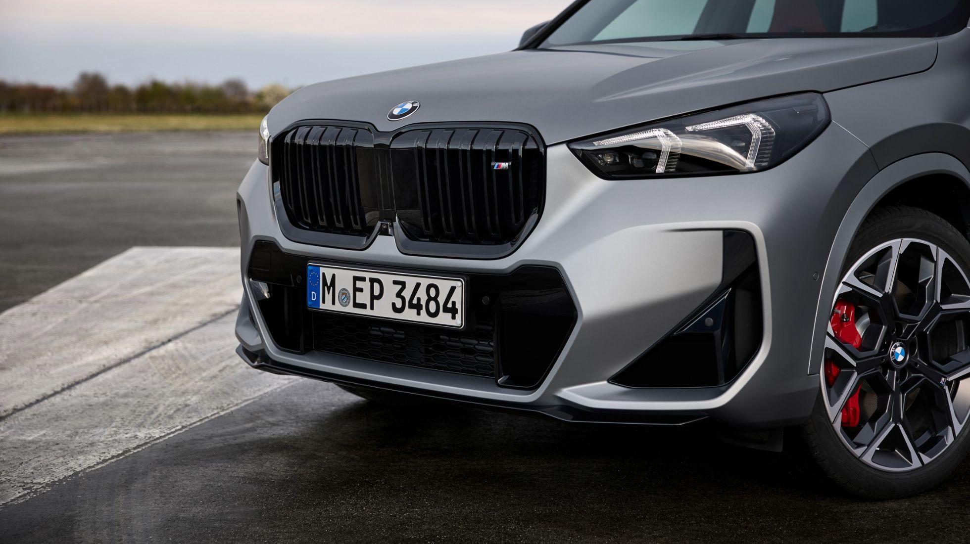 649bfa3d8ec39bb9475043d1_BMW-X1-M35I-xDrive-TopGear-SA-Front-Fascia.jpg