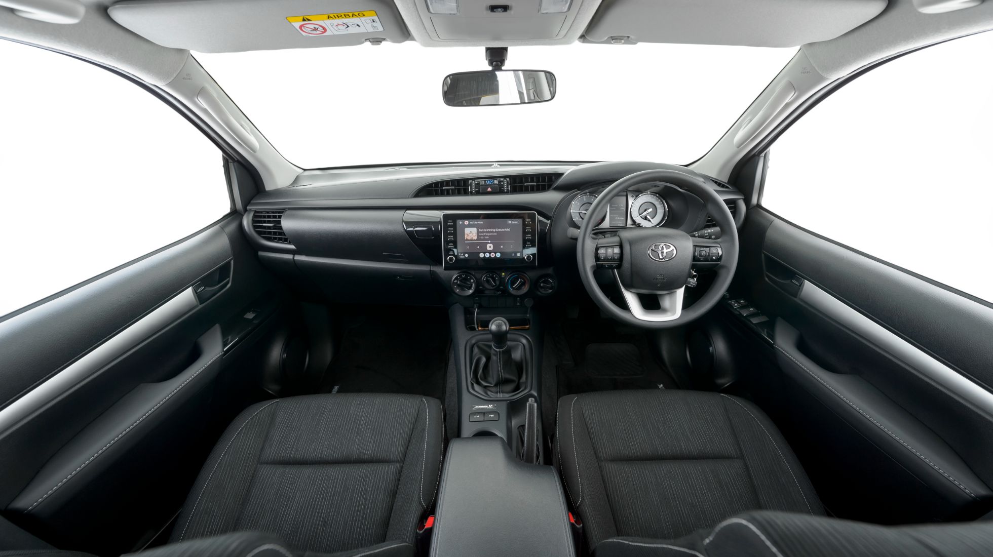 64be812e169021553e9d1d6f_Toyota-Hilux-Raider-X-TopGear-SA-Interior.jpg