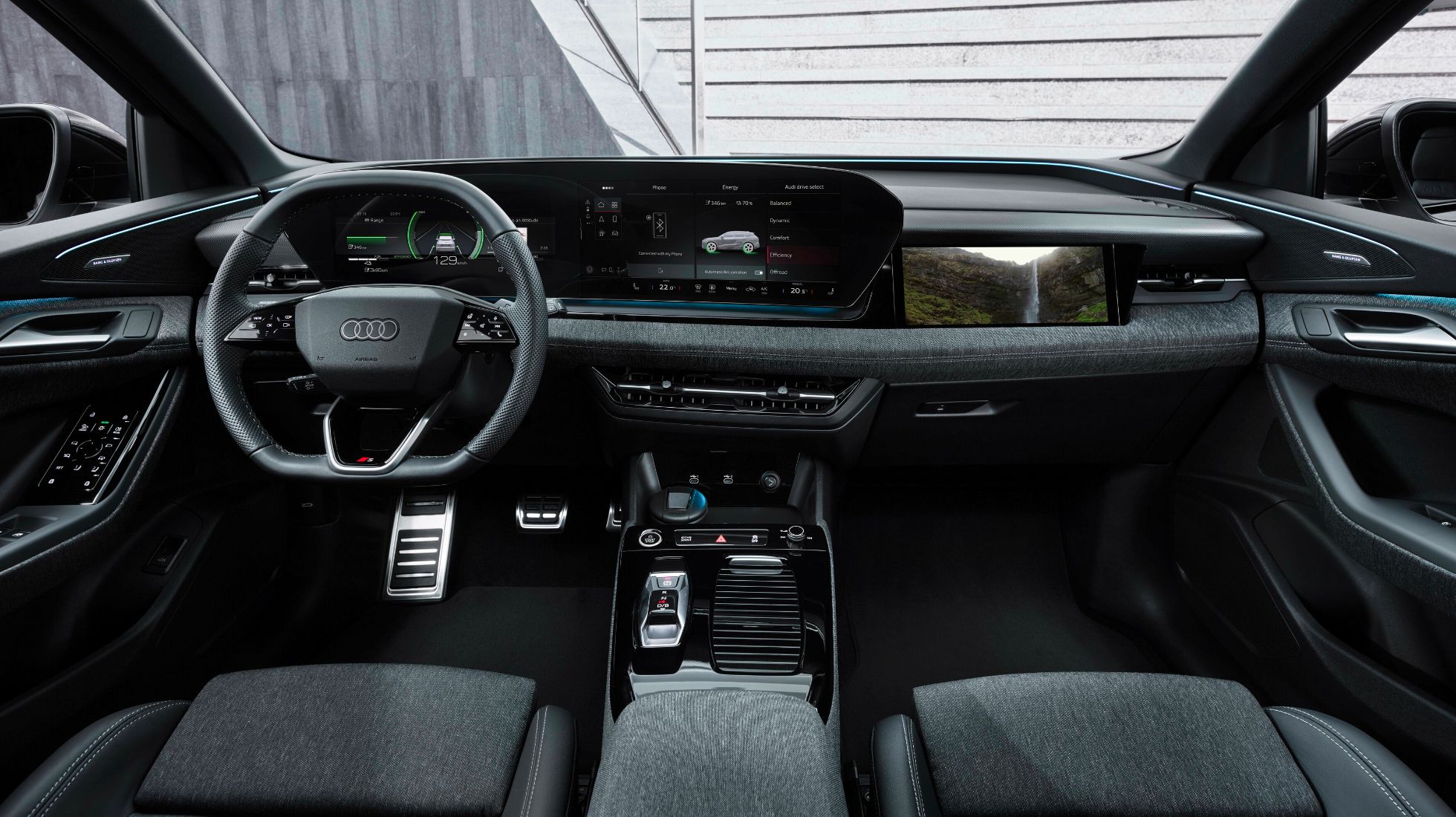 64f6e56524d9f0b1908ac019_IIA-Mobility-2023-Audi-Q6-e-Tron-TopGear-SA-Interior.jpg