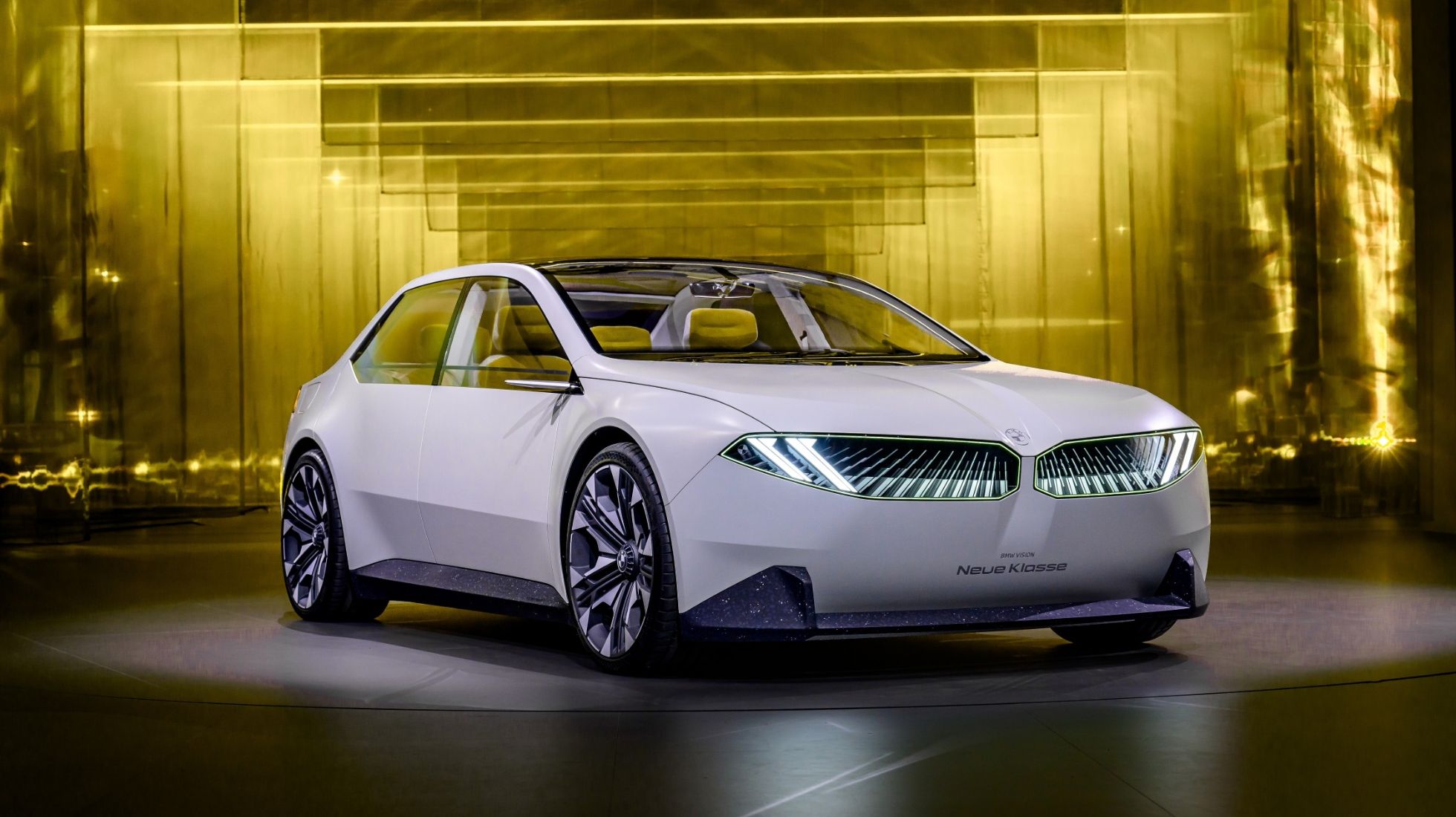 64f6e5654a9acc62b3a2970f_IIA-Mobility-2023-BMW-TopGear-SA-Front.jpg