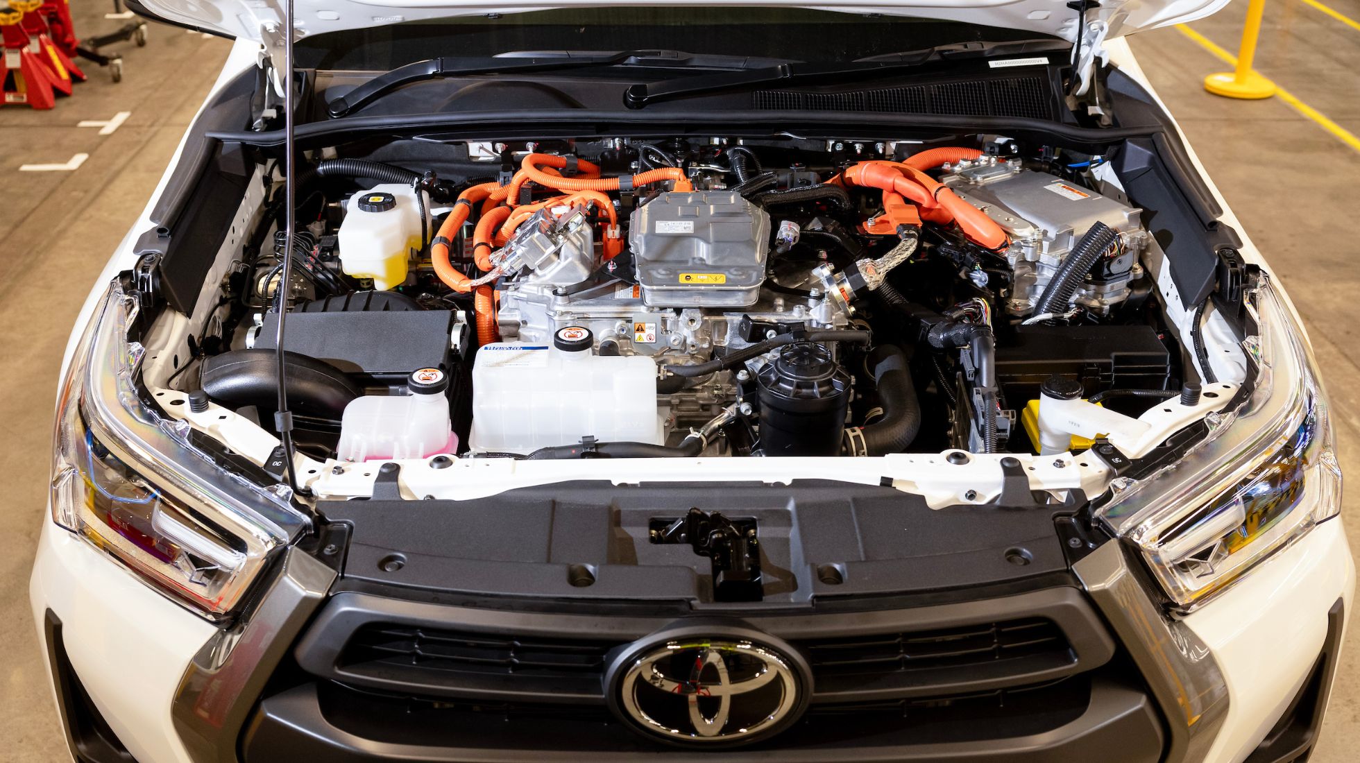 64f9a6d2e51294fa7994373d_Hydrogen-Hilux-Prototype-TopGear-SA-Powertrain.jpg